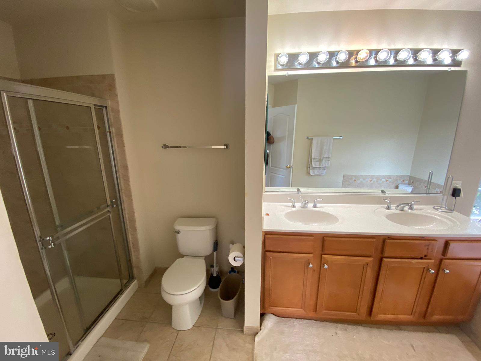 SEVEN OAKS - Residential