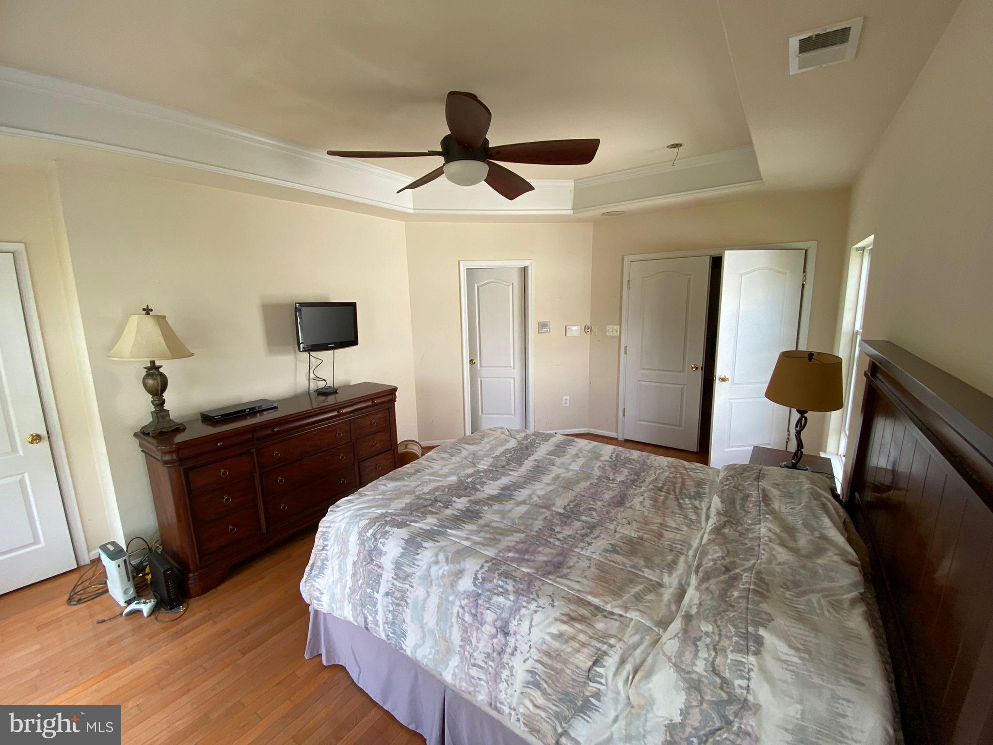 SEVEN OAKS - Residential