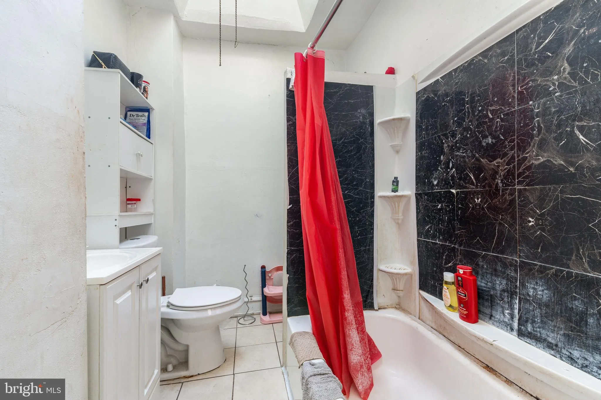 Philadelphia, Pennsylvania 19146, United States, 3 Bedrooms Bedrooms, ,1 BathroomBathrooms,Residential,Pending,82618