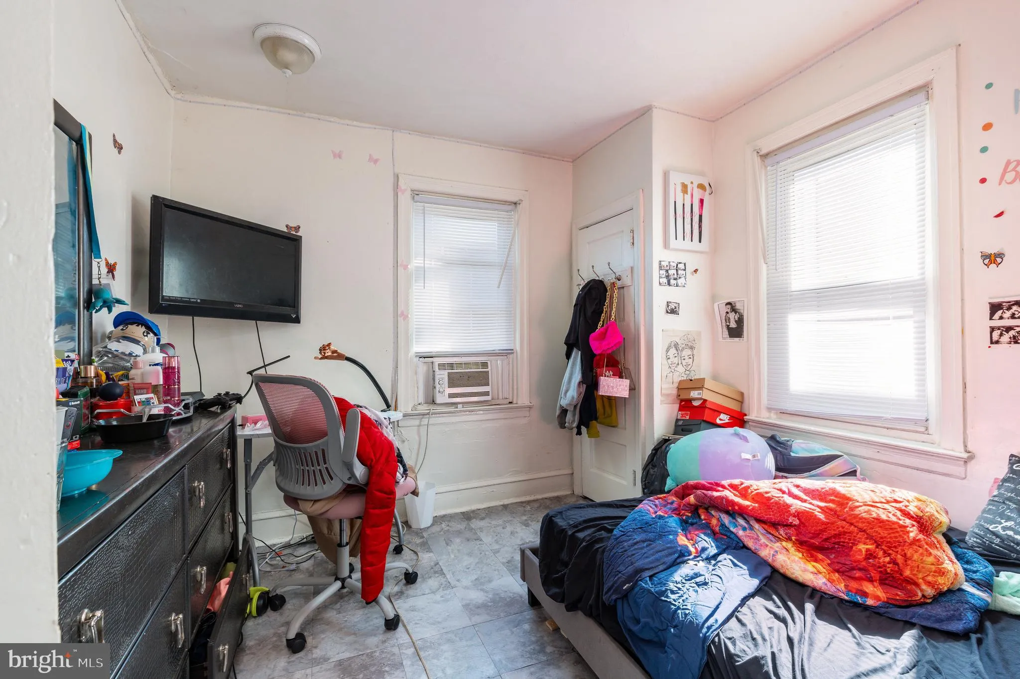 Philadelphia, Pennsylvania 19146, United States, 3 Bedrooms Bedrooms, ,1 BathroomBathrooms,Residential,Pending,82618