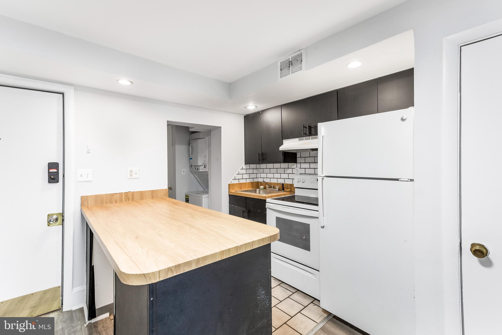 FELLS POINT HISTORIC DISTRICT - Residential Lease