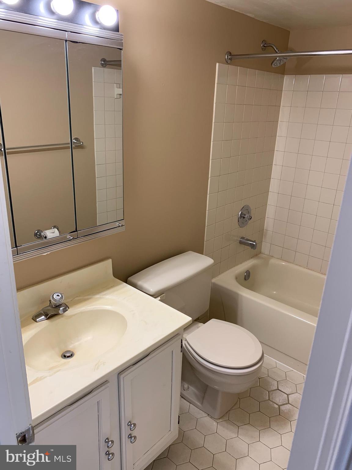 THE PLAZA - Residential Lease