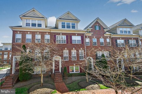 Photo of 2141 Red Vine Drive, VIENNA, VA 22182 (MLS # VAFX2289808)