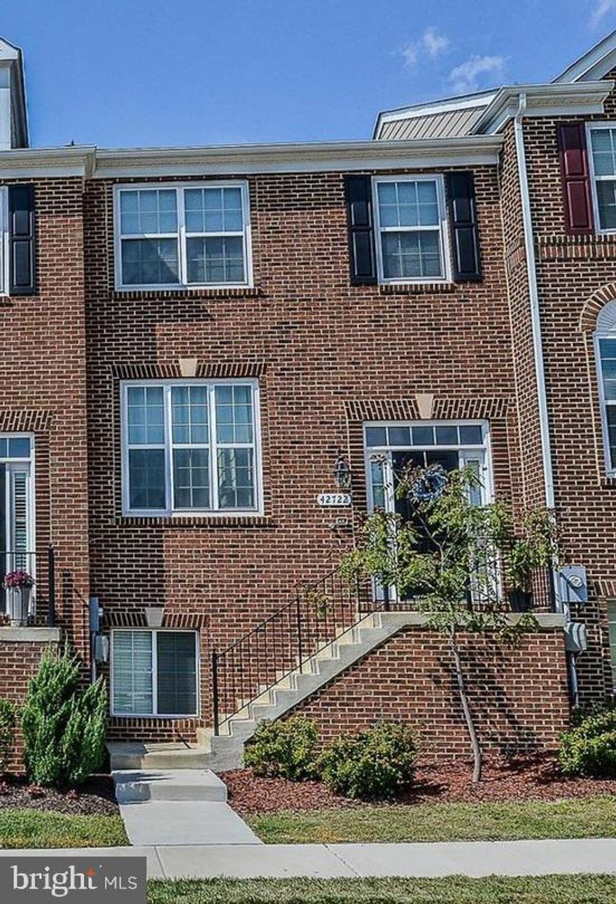 Gorgeous Two Car Garage townhome close to the Dulles Green way.  3 bedrooms, 31/2 baths, upgraded kitchen with steel appliances and granite counter tops. Community has a pool, Harry's Teeter is close by.