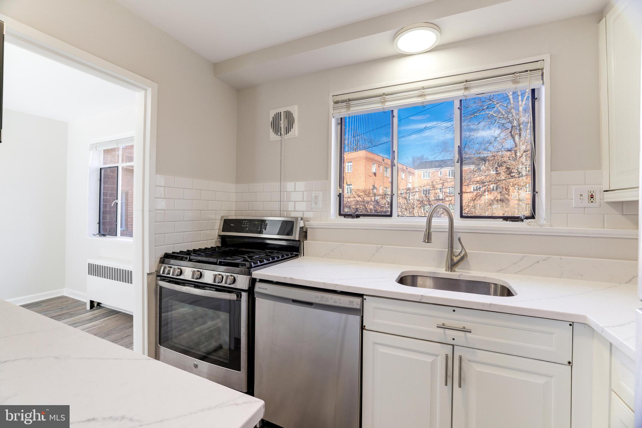 PARKSIDE CONDOMINIUMS - Residential Lease