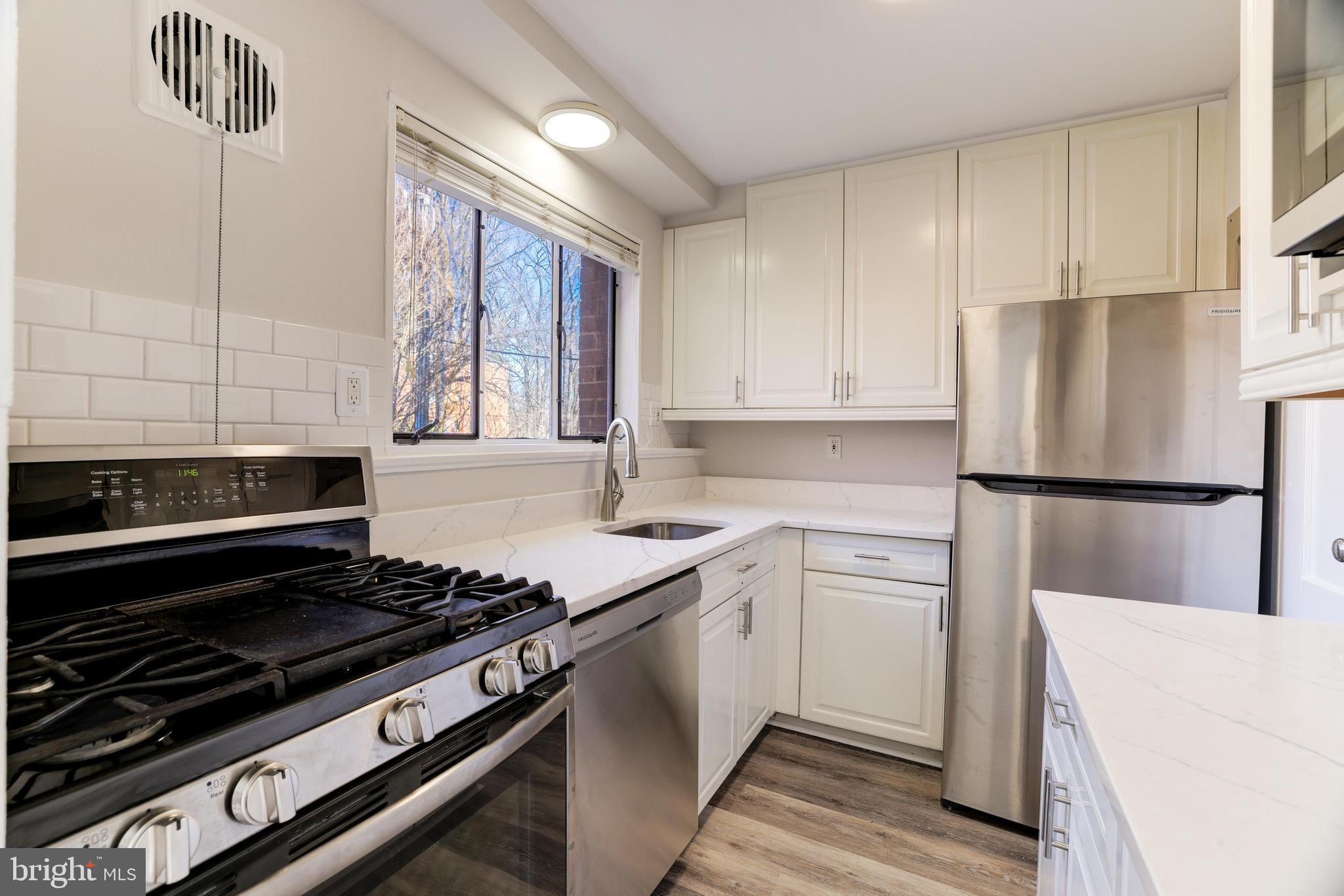 PARKSIDE CONDOMINIUMS - Residential Lease