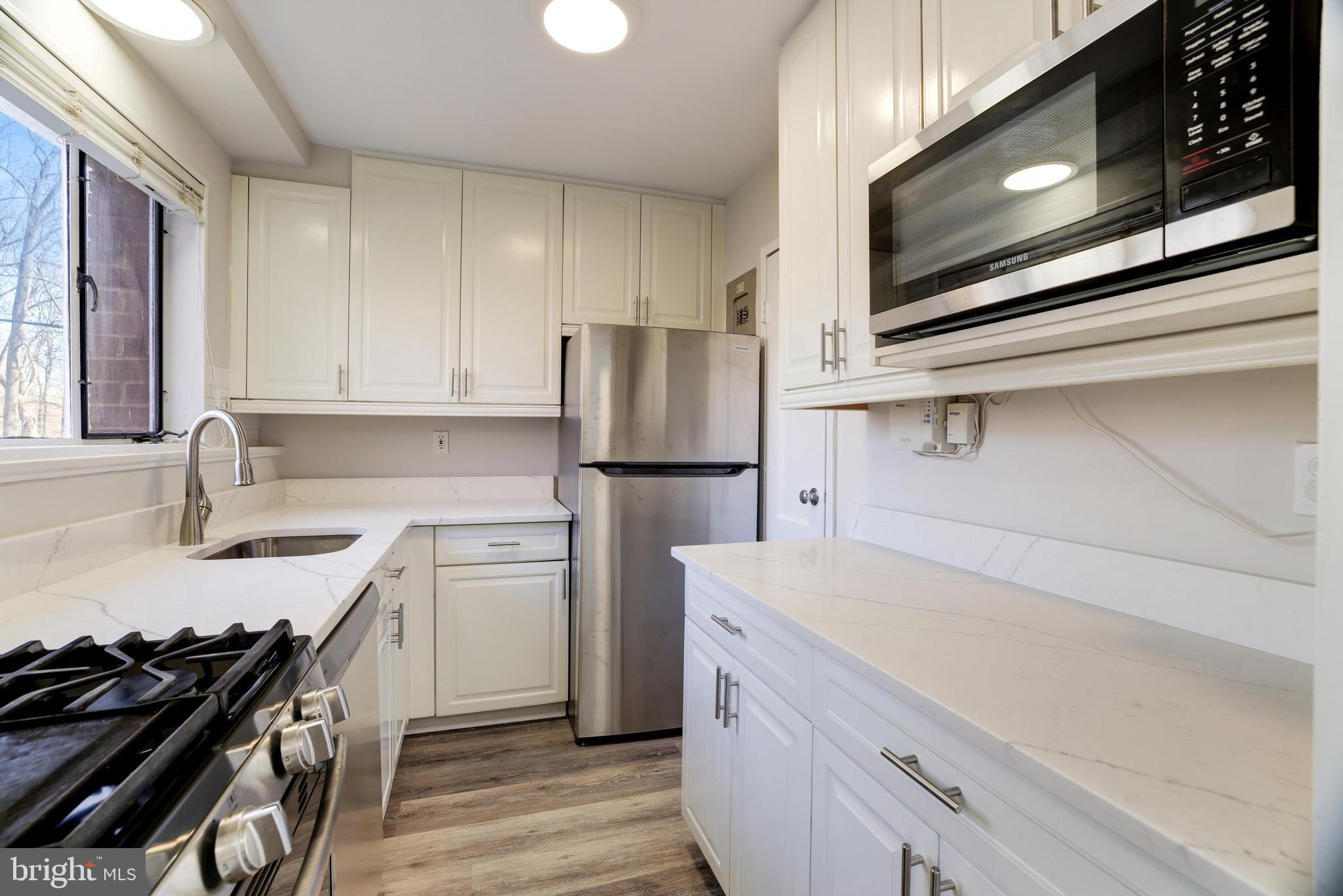 PARKSIDE CONDOMINIUMS - Residential Lease