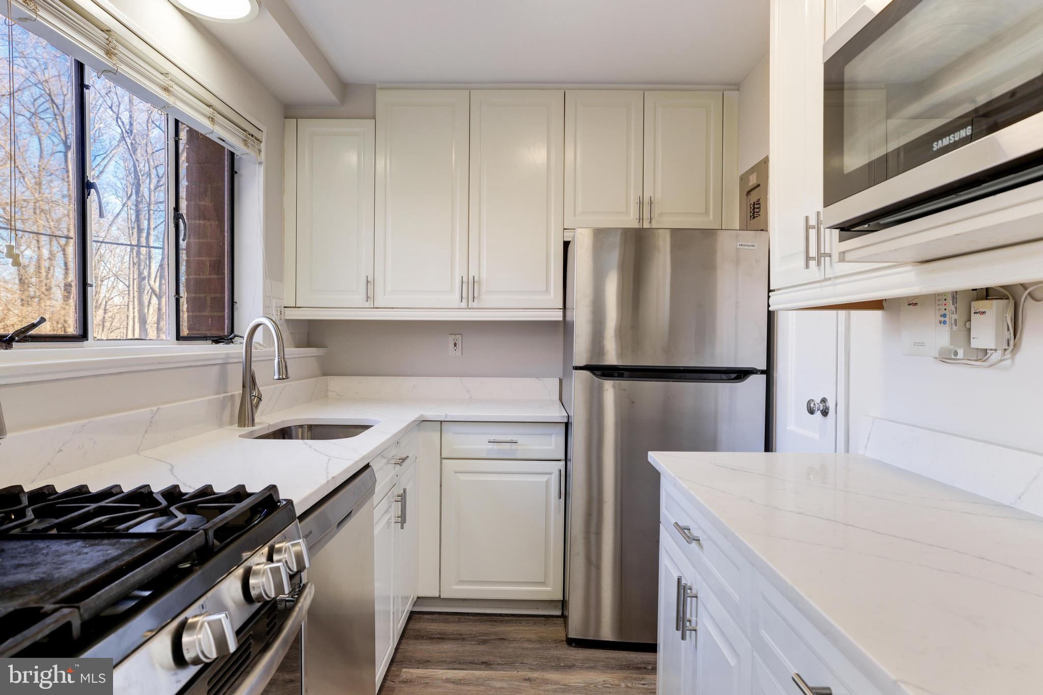 PARKSIDE CONDOMINIUMS - Residential Lease