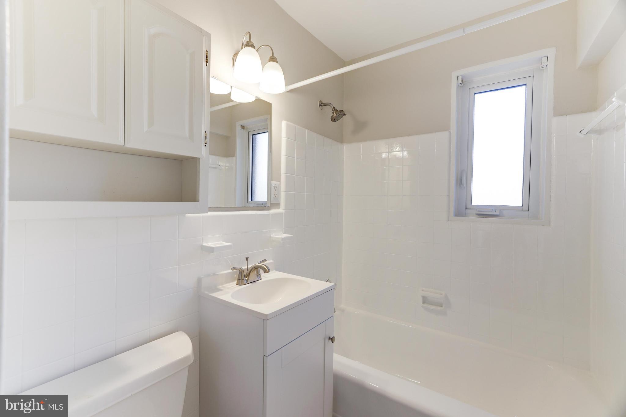 PARKSIDE CONDOMINIUMS - Residential Lease