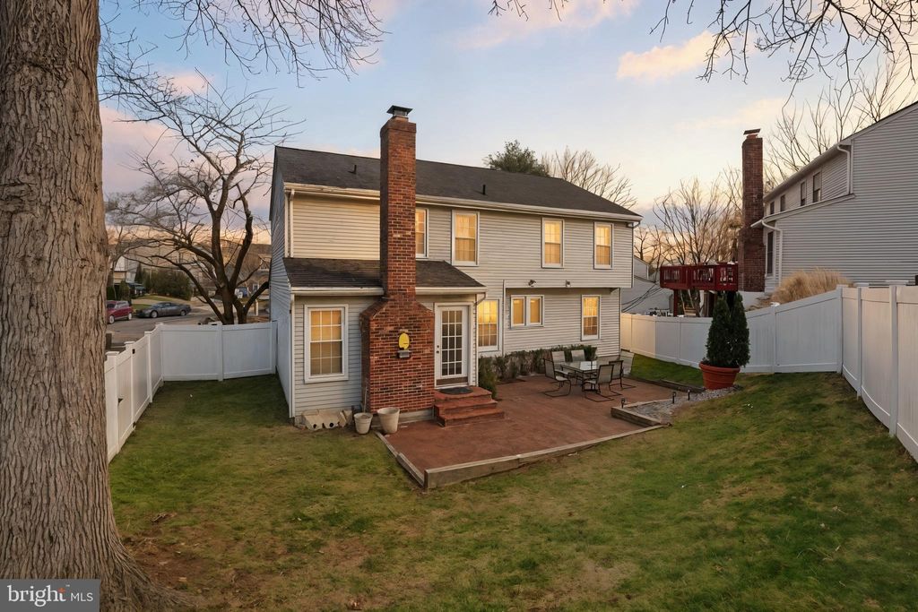 Photo of 20416 Cabana Drive, GERMANTOWN, MD 20876 (MLS # MDMC2210368)