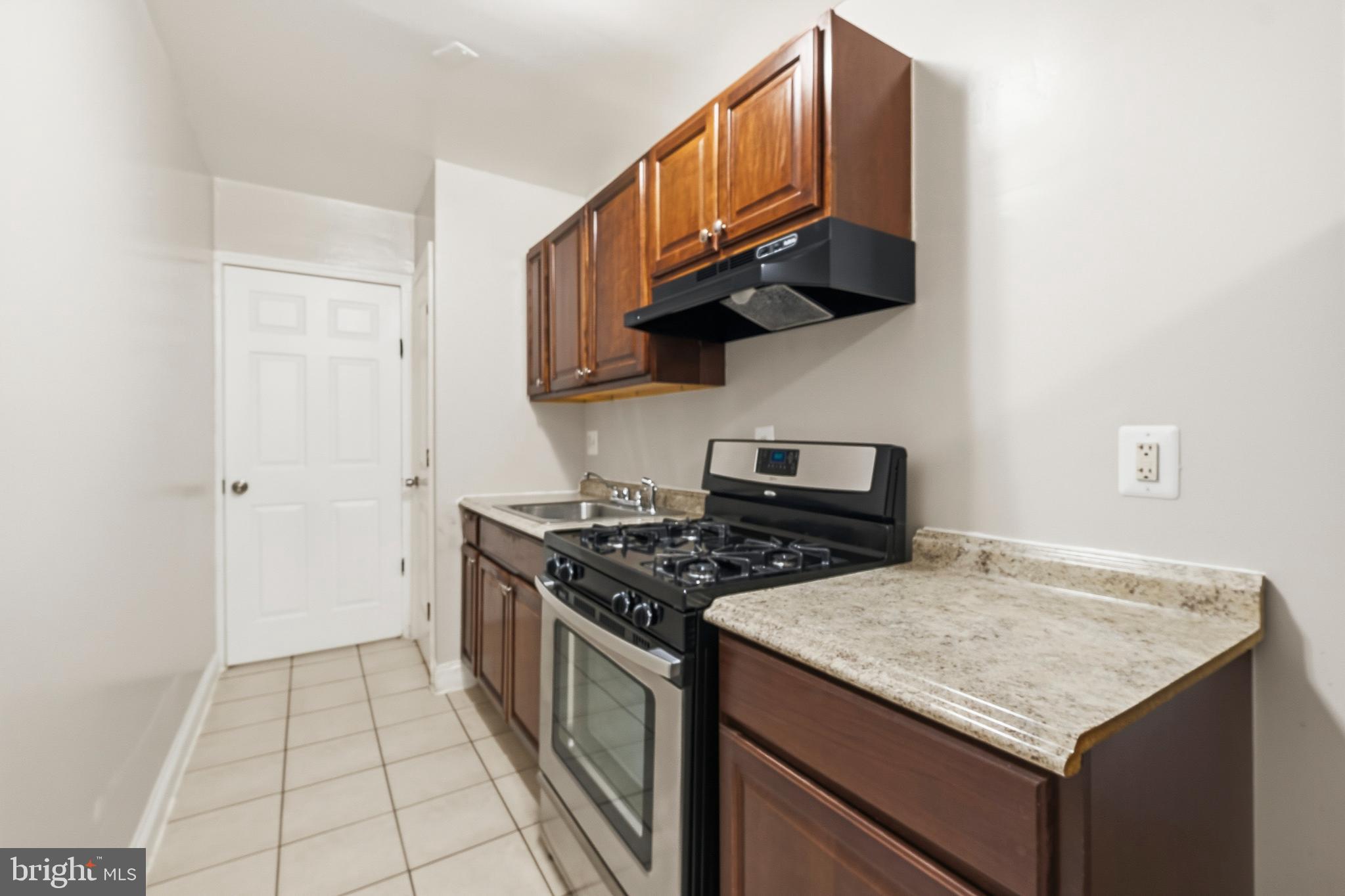 2808 BUENA VISTA TERRACE SE