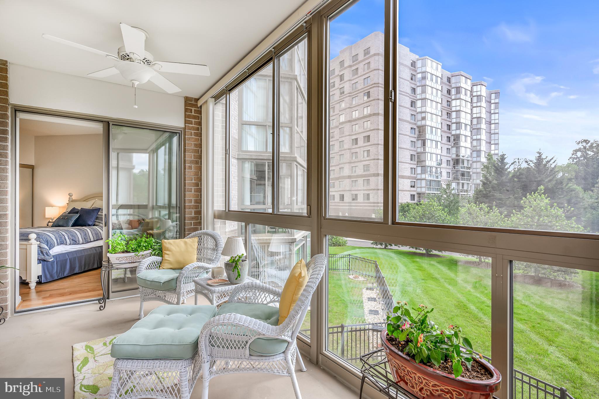 LANSDOWNE WOODS - Residential