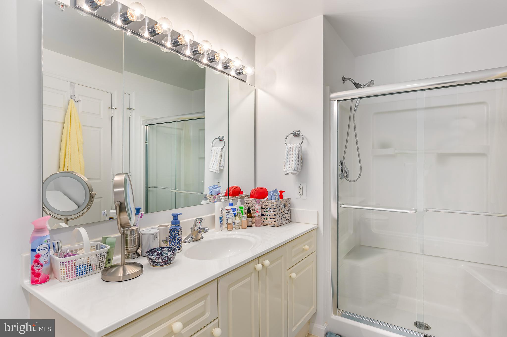 LANSDOWNE WOODS - Residential