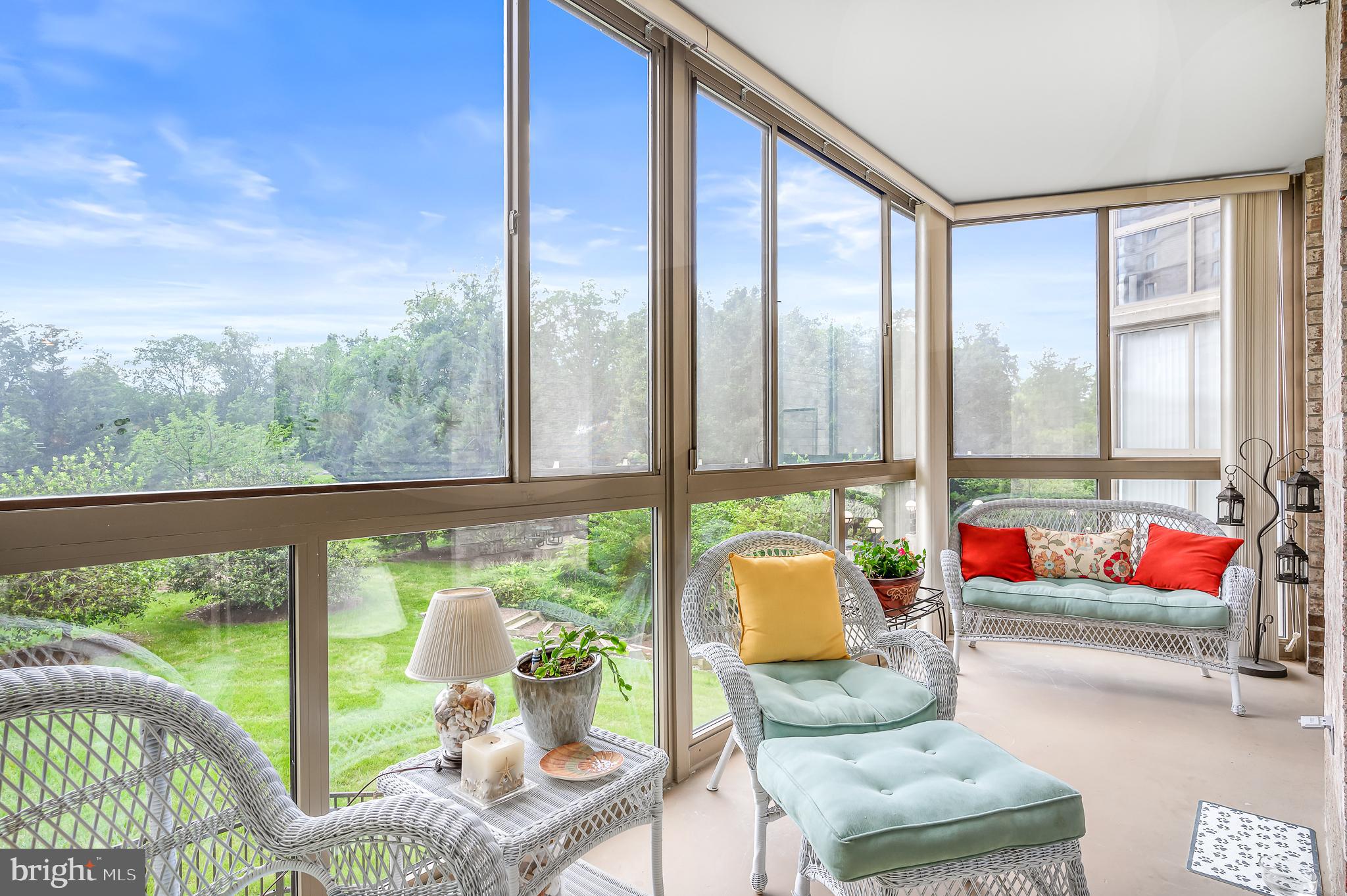 LANSDOWNE WOODS - Residential