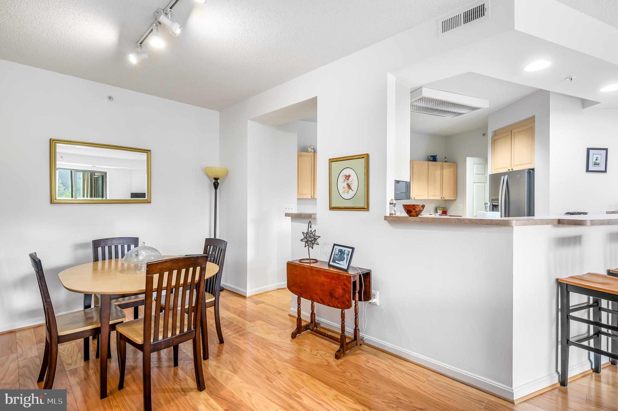 LANSDOWNE WOODS - Residential