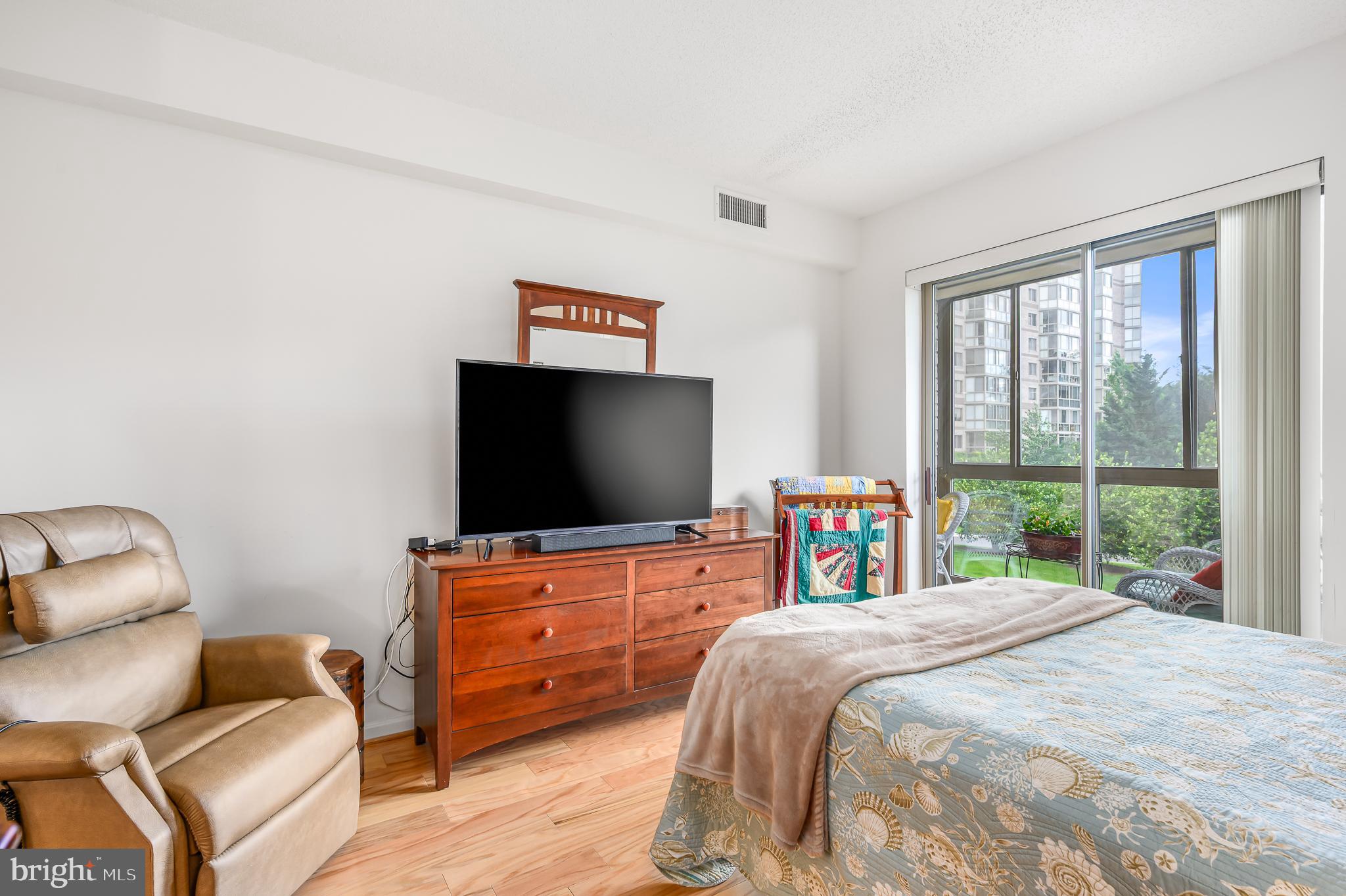 LANSDOWNE WOODS - Residential