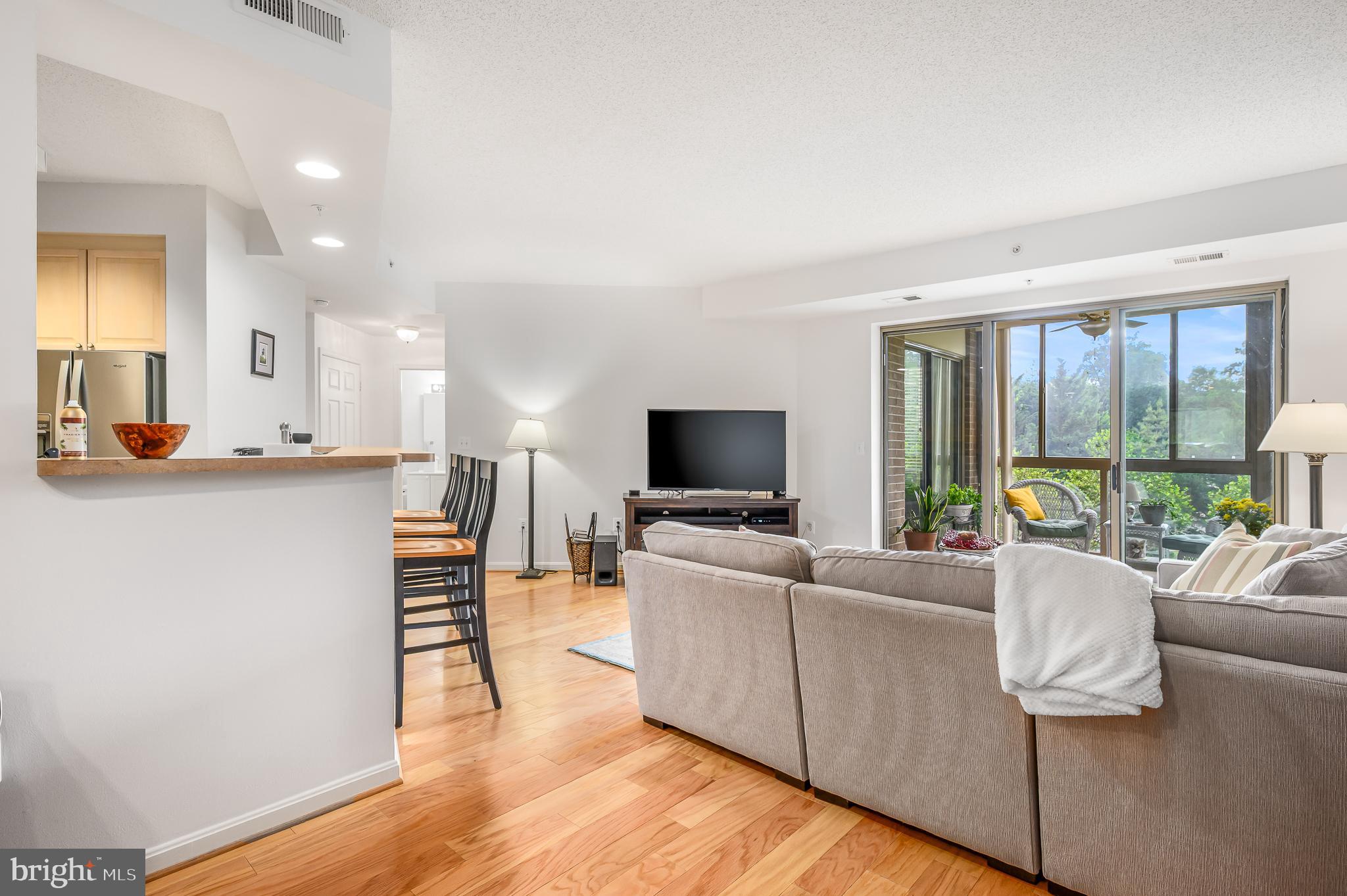 LANSDOWNE WOODS - Residential