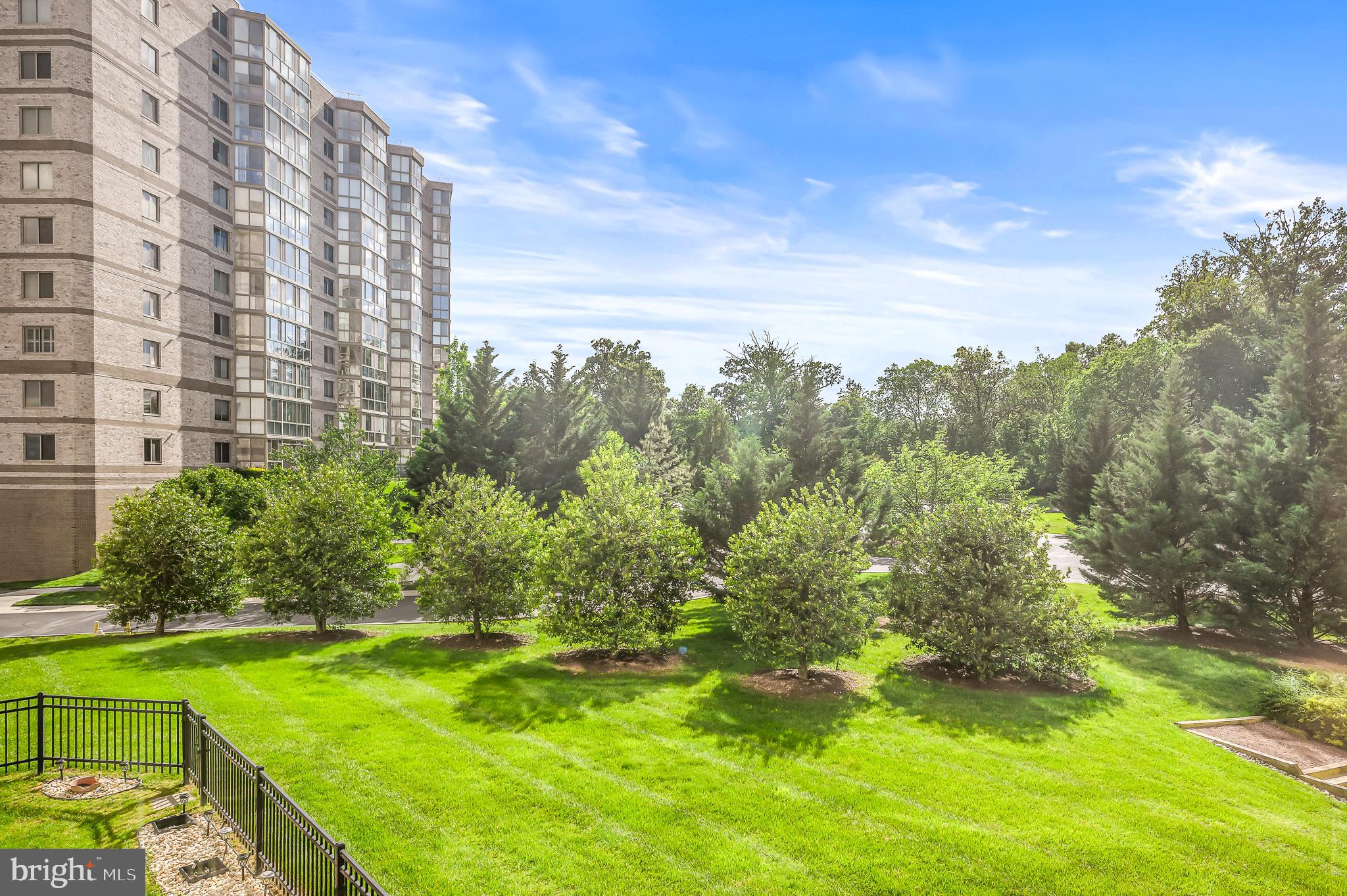 LANSDOWNE WOODS - Residential