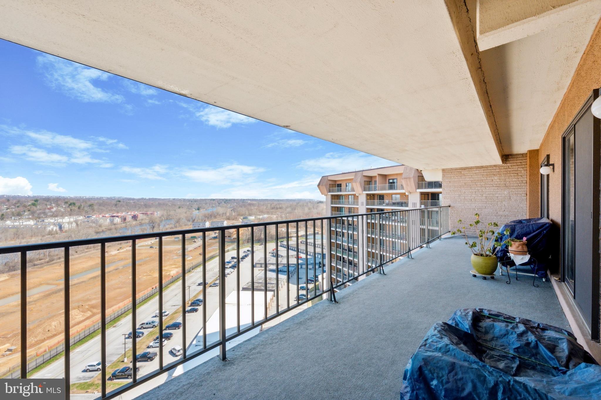 VALLEY FORGE TOWER - Residential