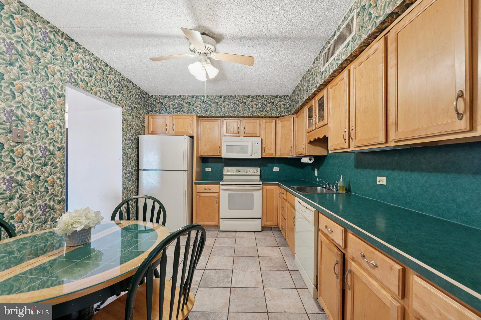 VALLEY FORGE TOWER - Residential