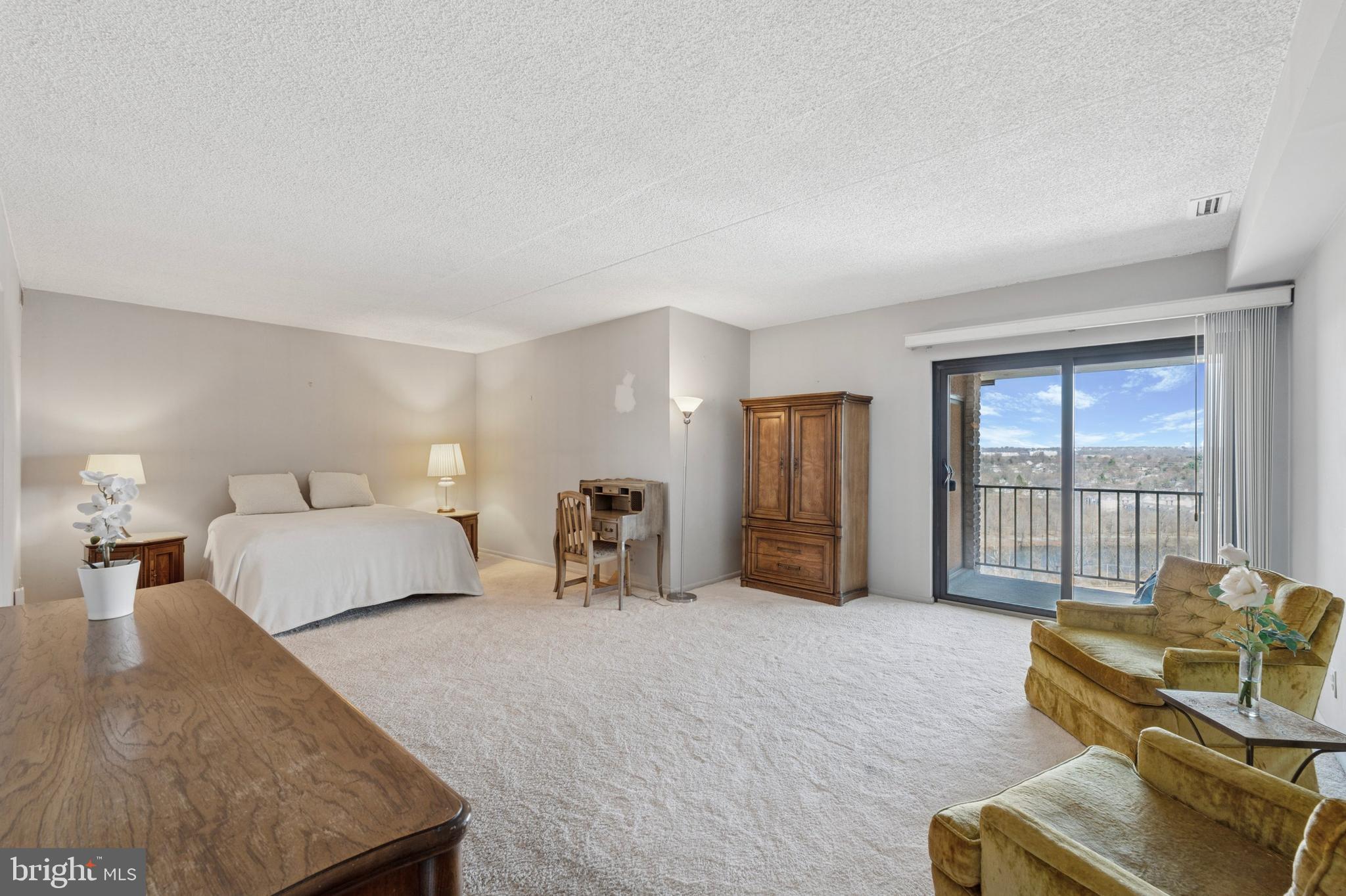 VALLEY FORGE TOWER - Residential