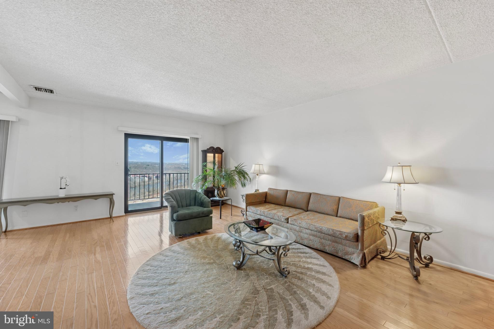 VALLEY FORGE TOWER - Residential