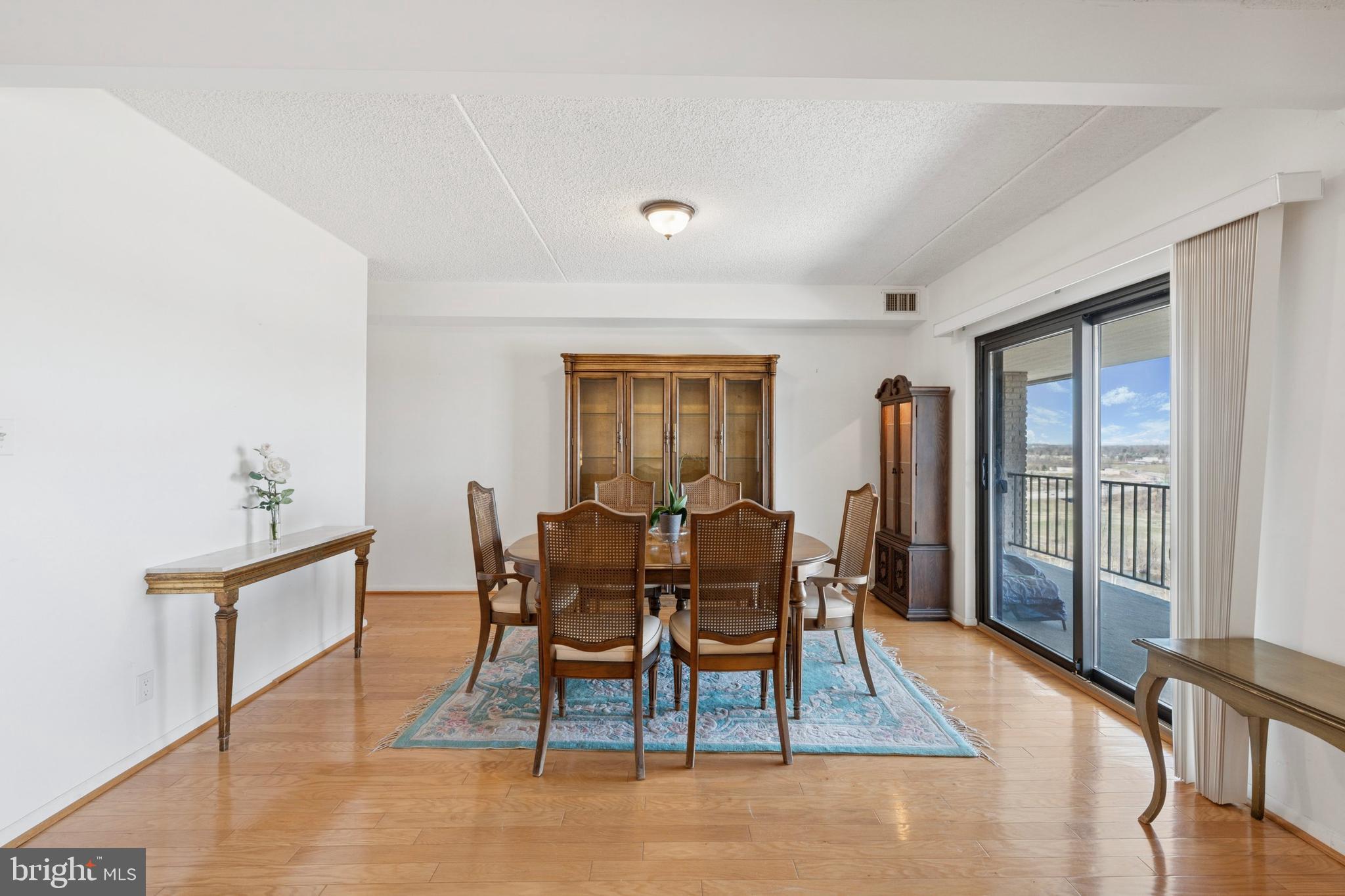 VALLEY FORGE TOWER - Residential