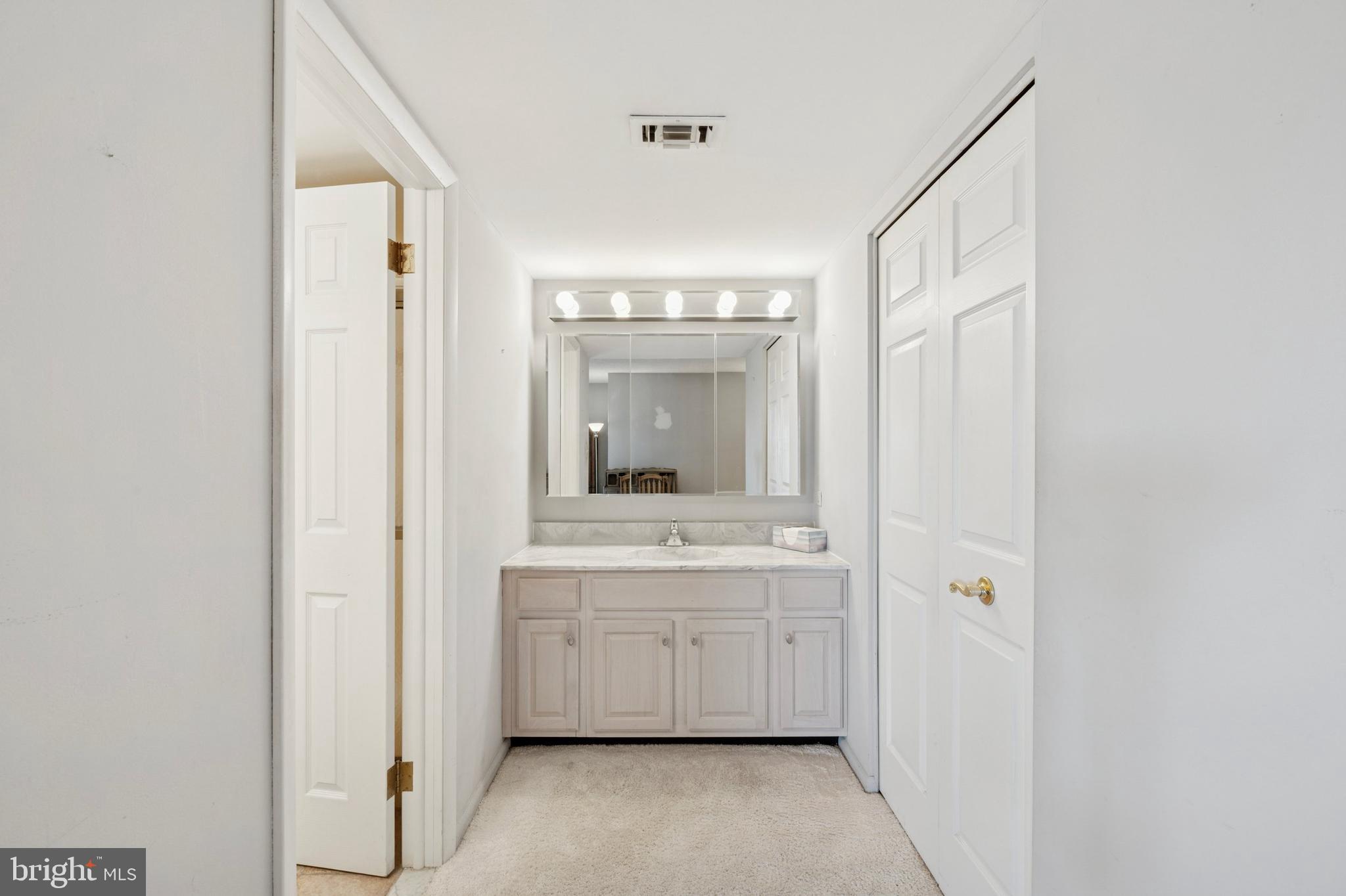 VALLEY FORGE TOWER - Residential