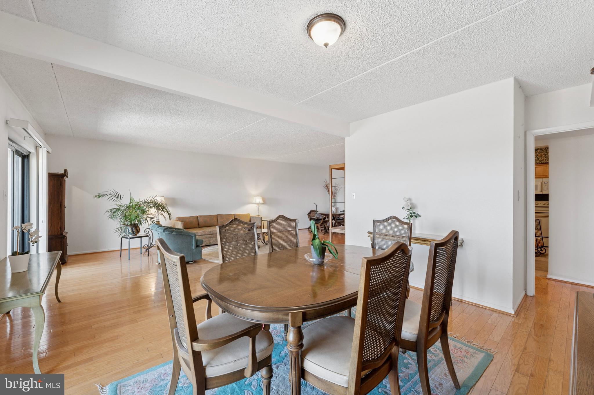 VALLEY FORGE TOWER - Residential