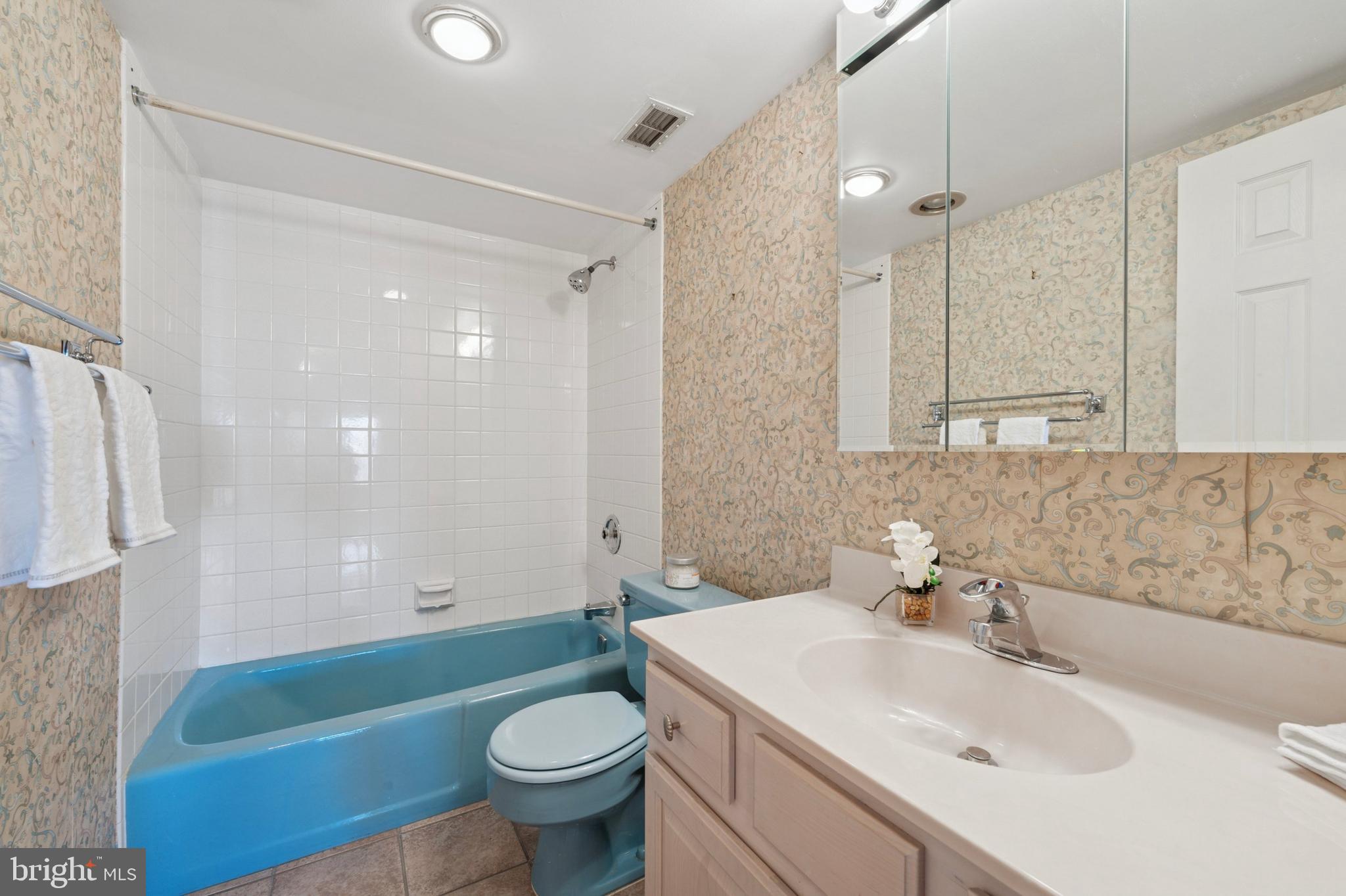 VALLEY FORGE TOWER - Residential