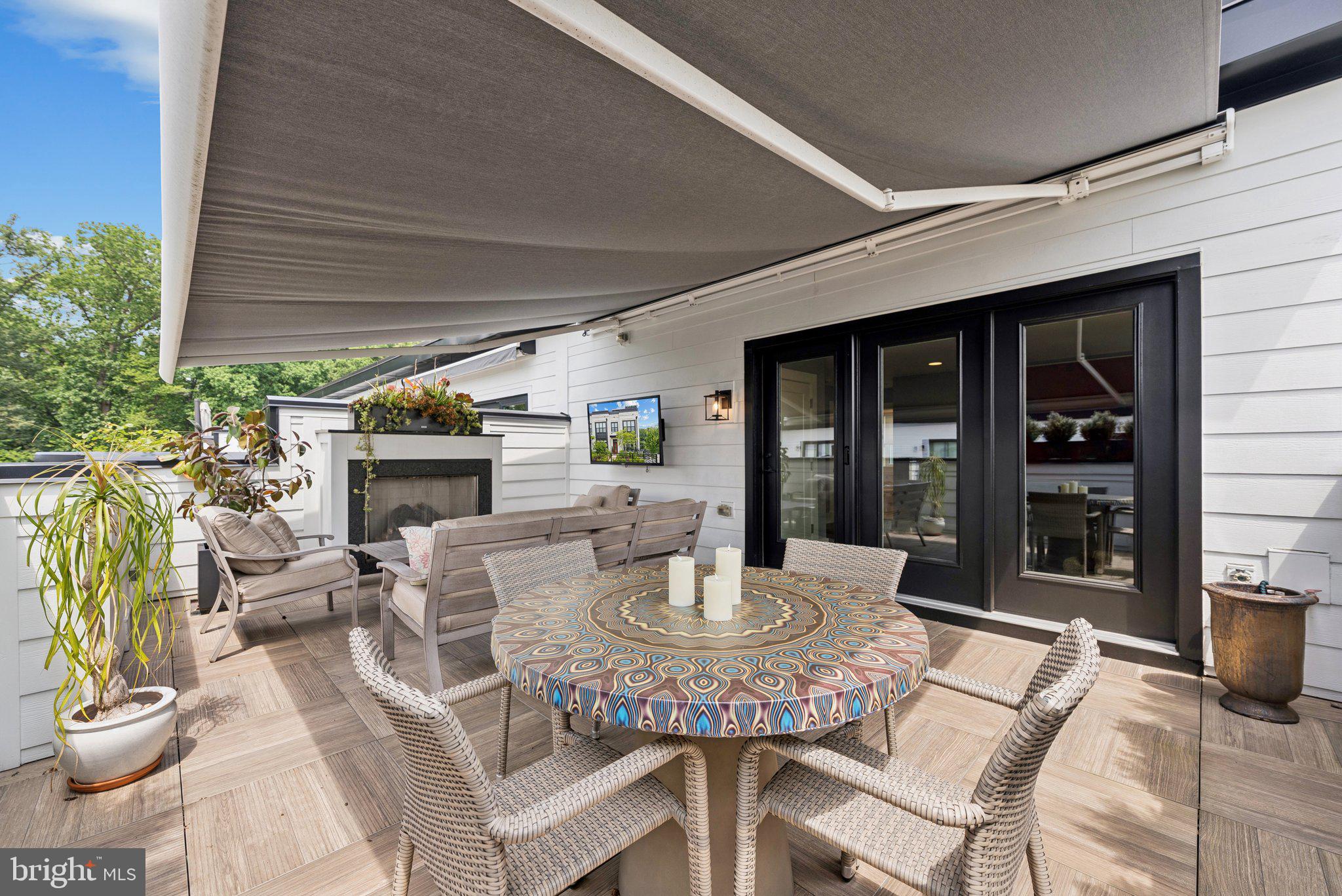 CABIN JOHN VILLAGE - Residential