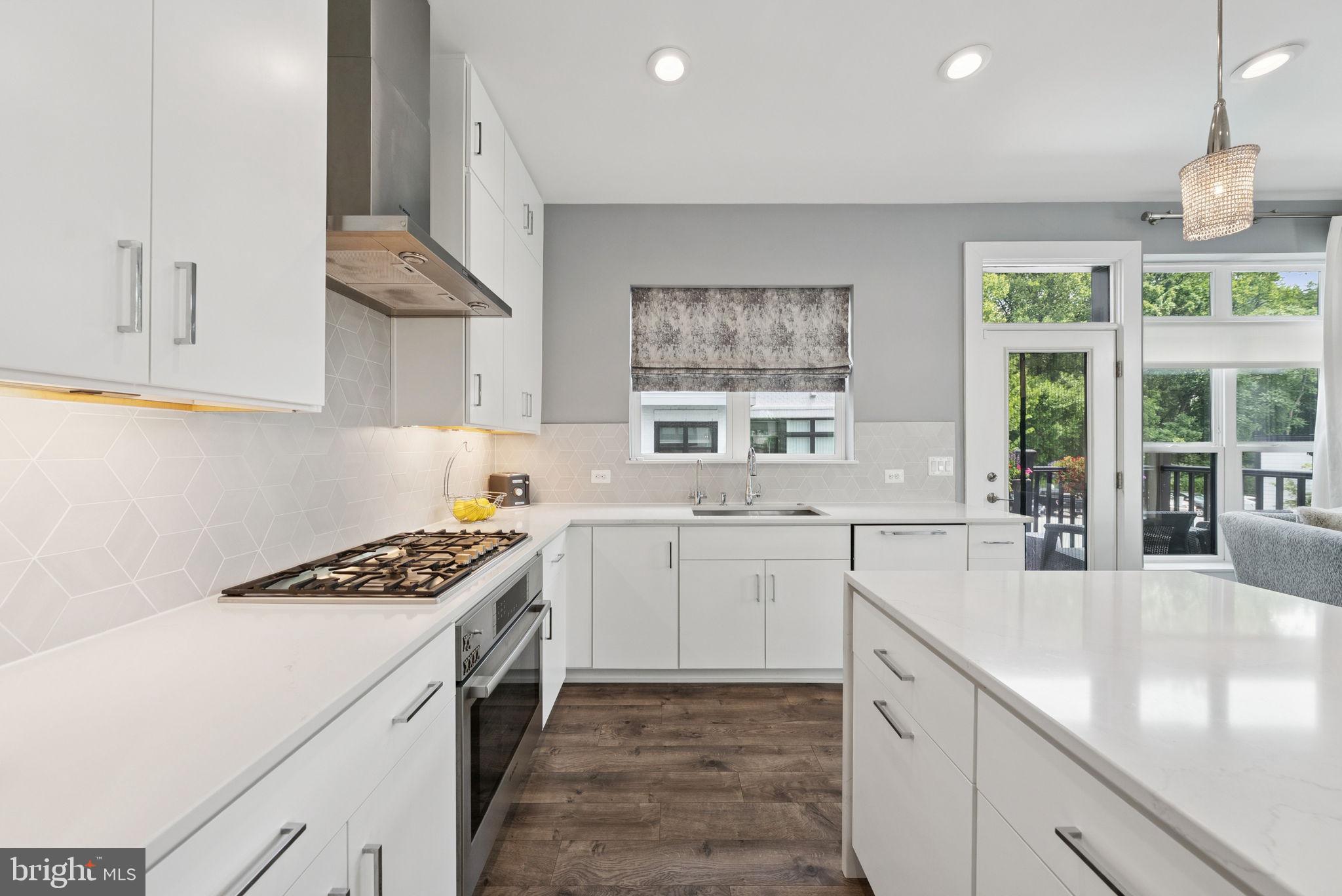 CABIN JOHN VILLAGE - Residential