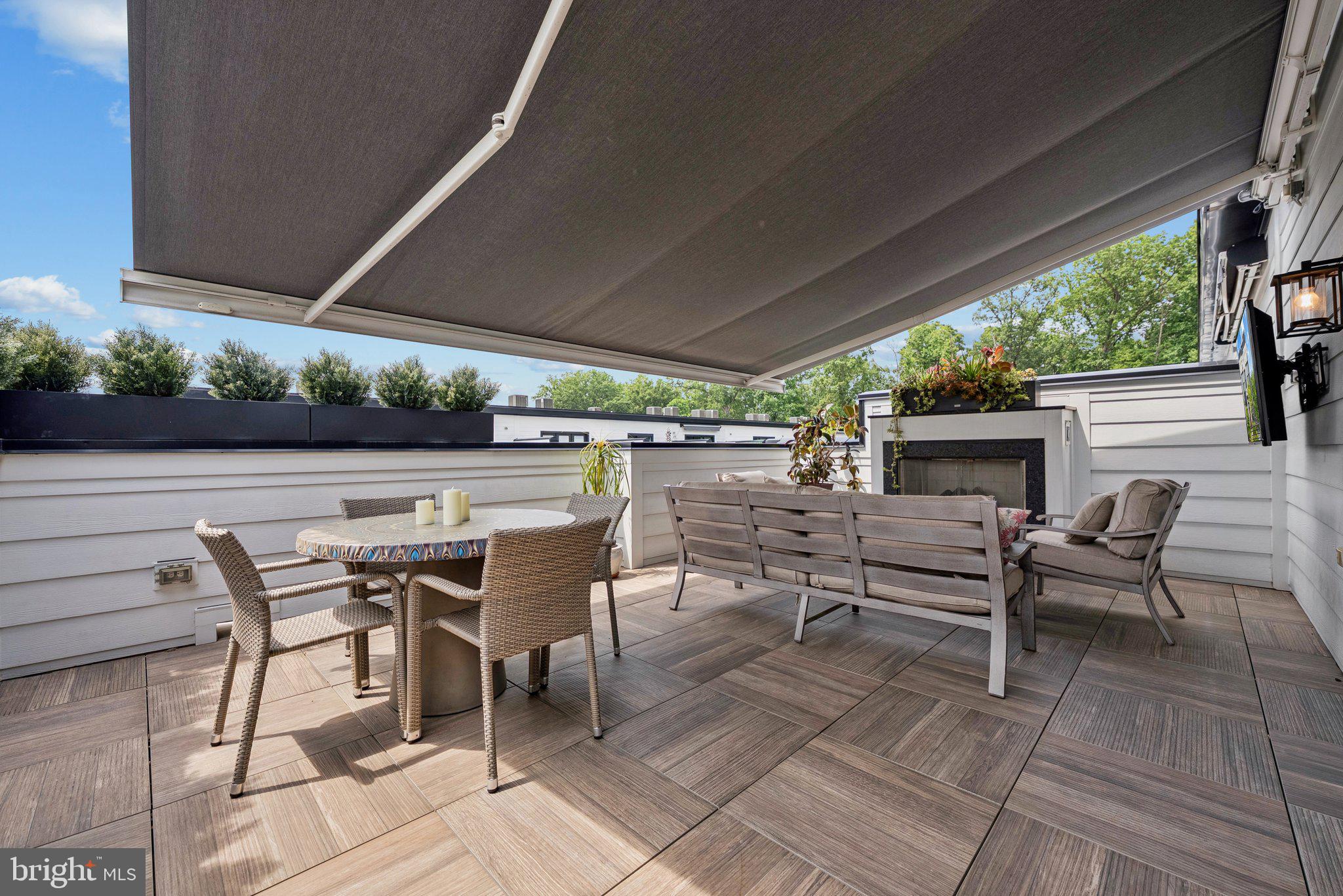 CABIN JOHN VILLAGE - Residential