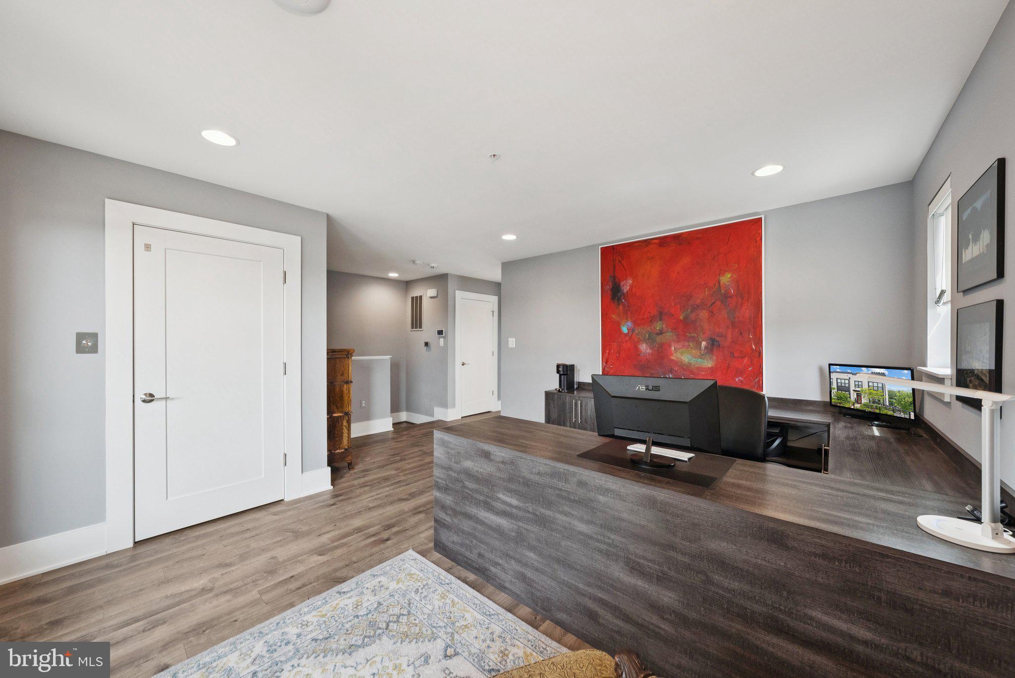 CABIN JOHN VILLAGE - Residential