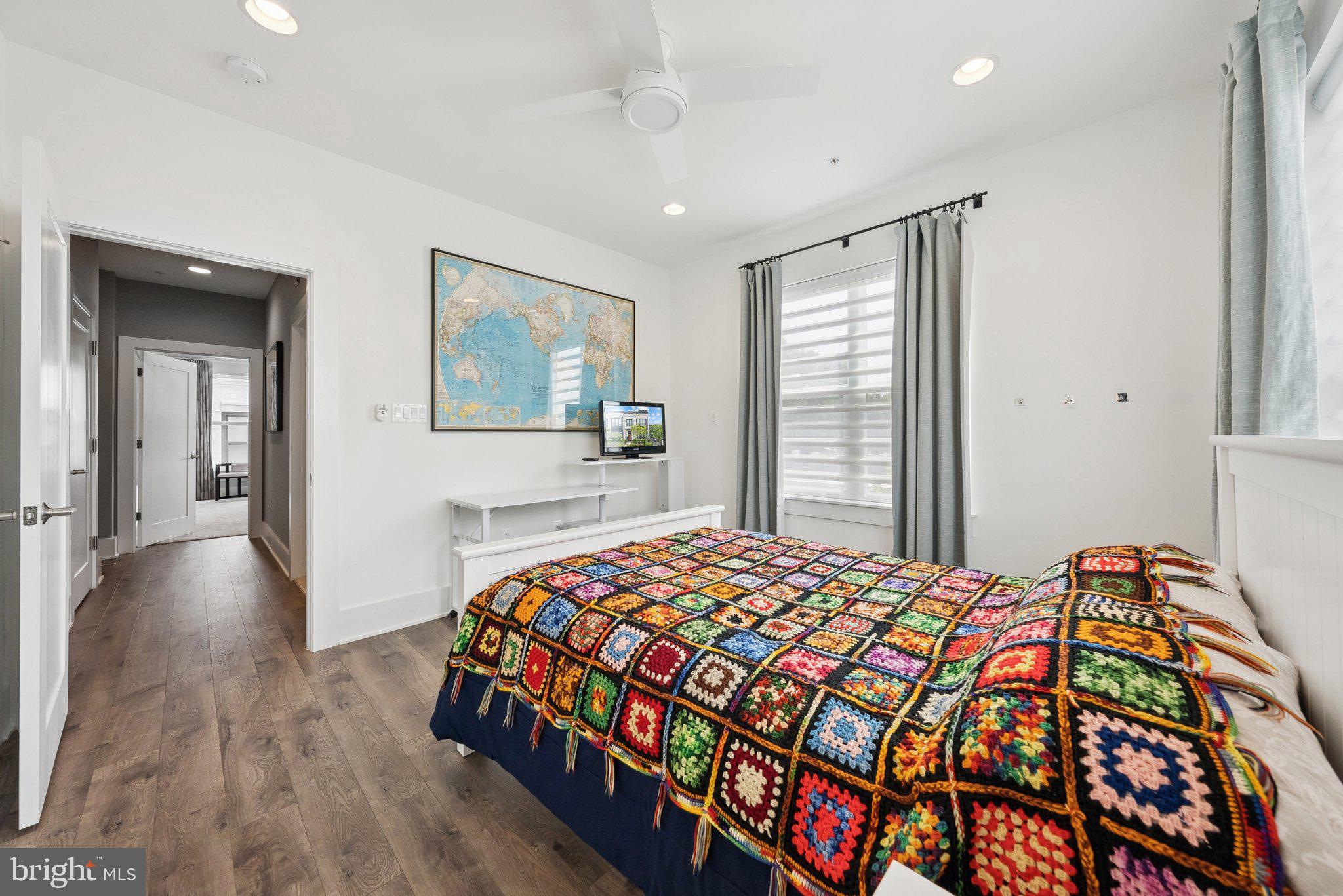 CABIN JOHN VILLAGE - Residential