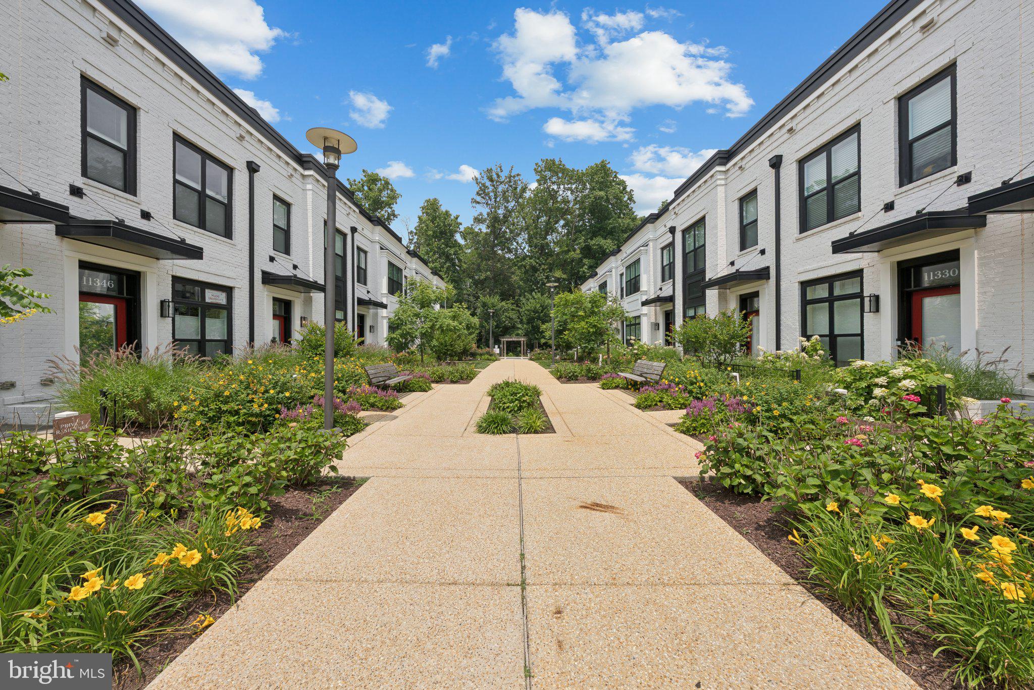 CABIN JOHN VILLAGE - Residential