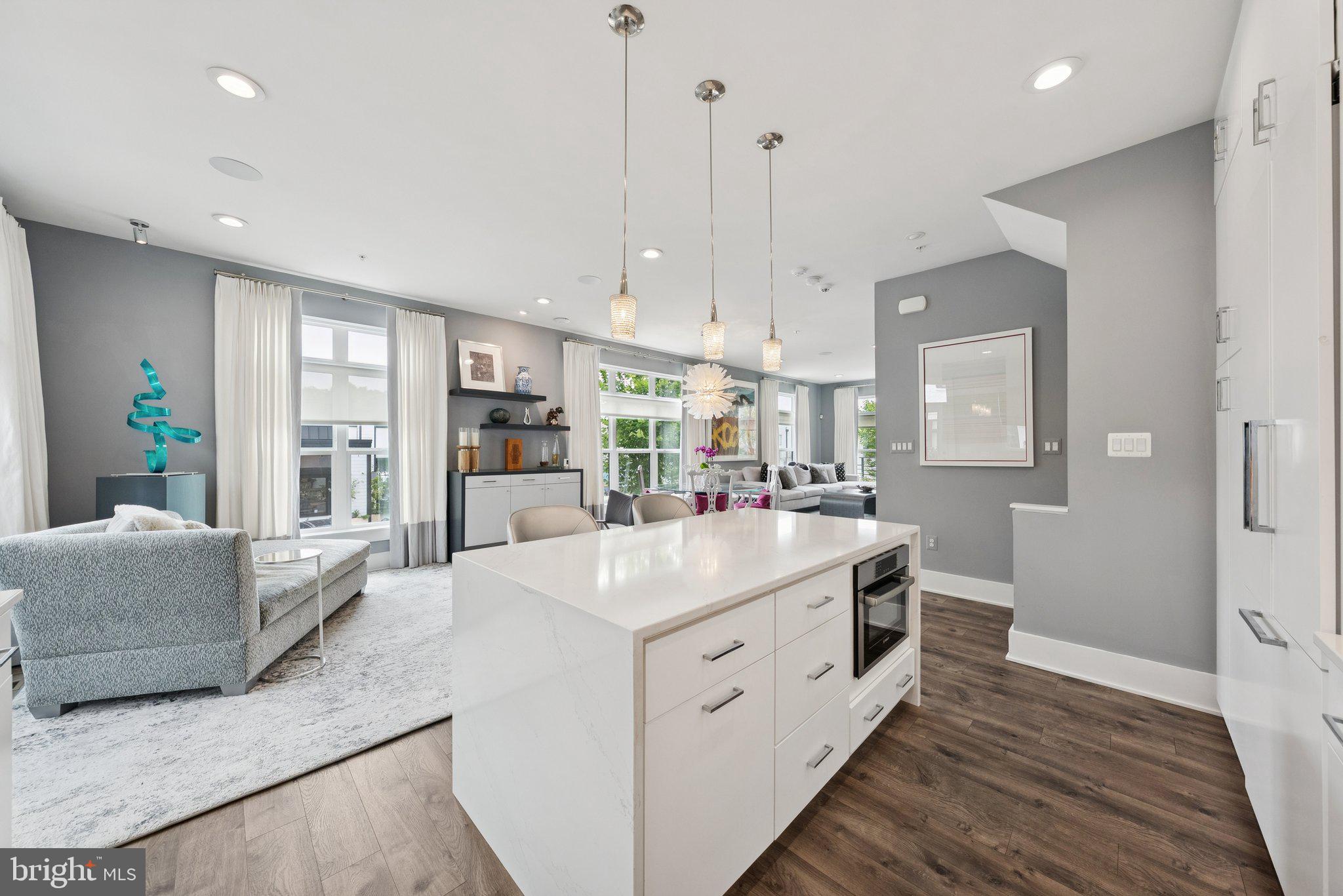 CABIN JOHN VILLAGE - Residential