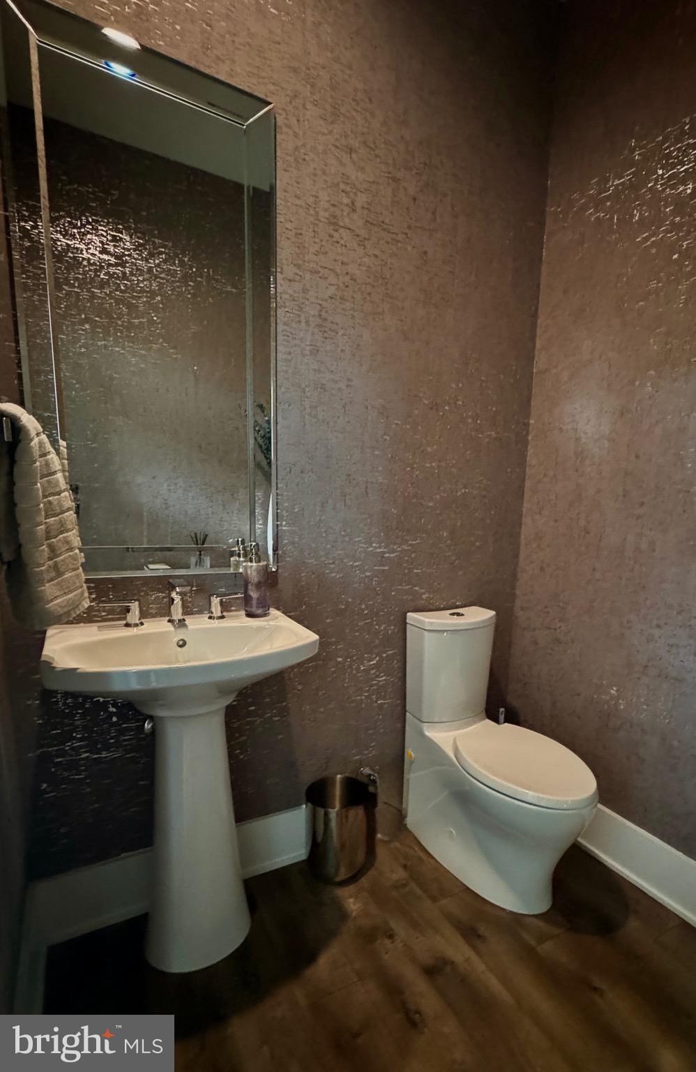 CABIN JOHN VILLAGE - Residential