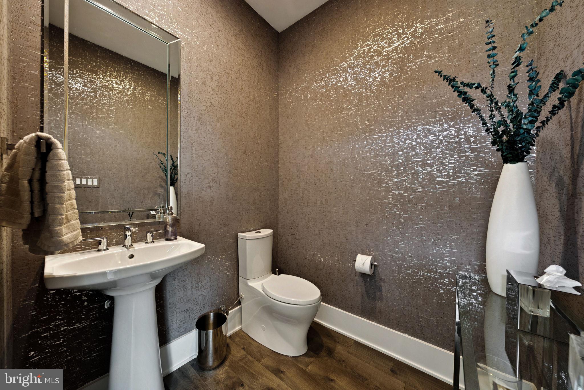 CABIN JOHN VILLAGE - Residential