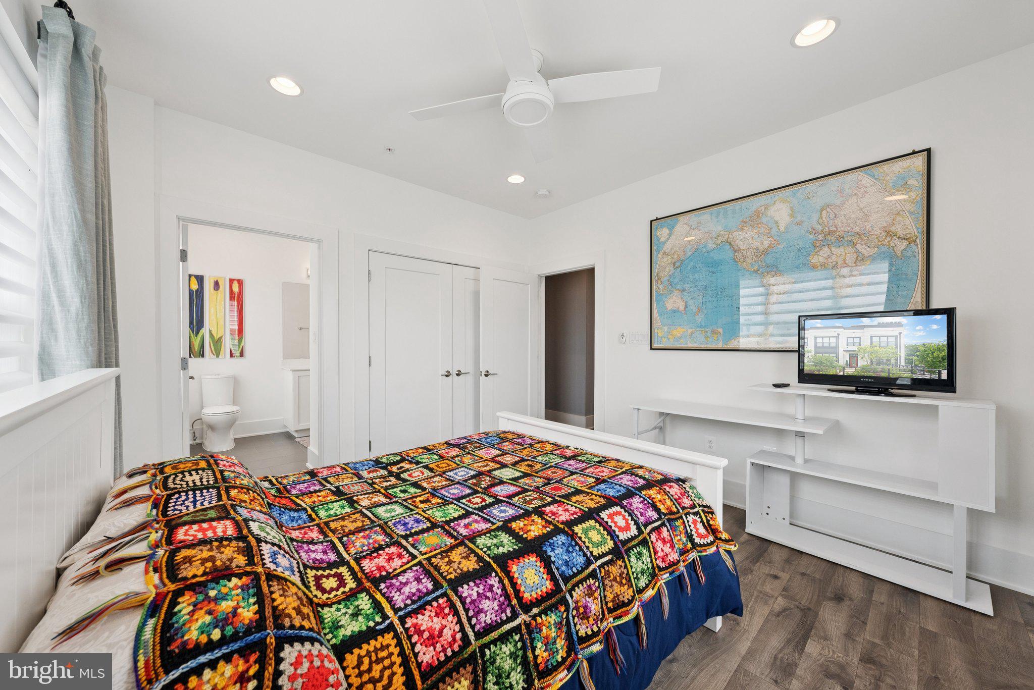 CABIN JOHN VILLAGE - Residential