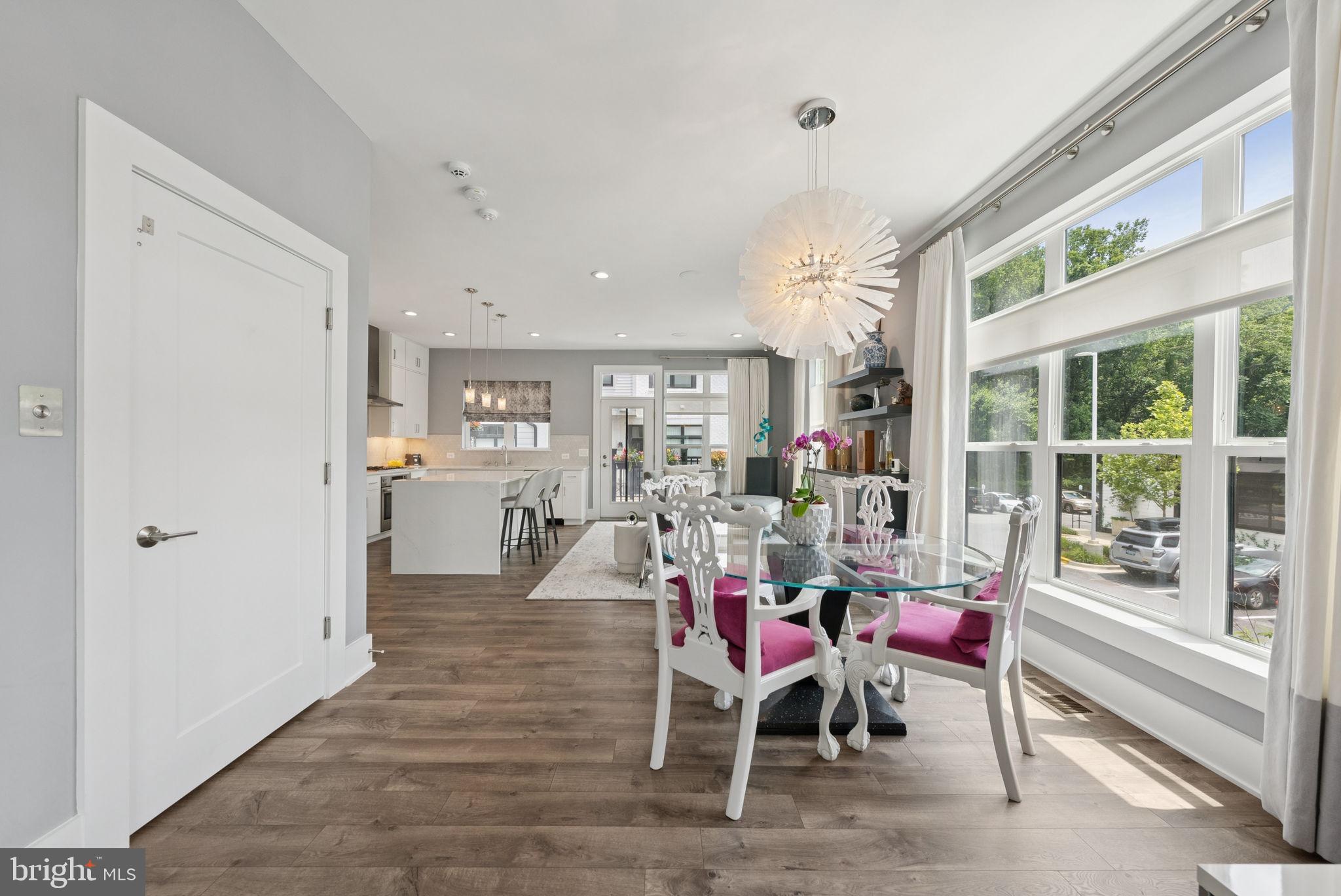 CABIN JOHN VILLAGE - Residential