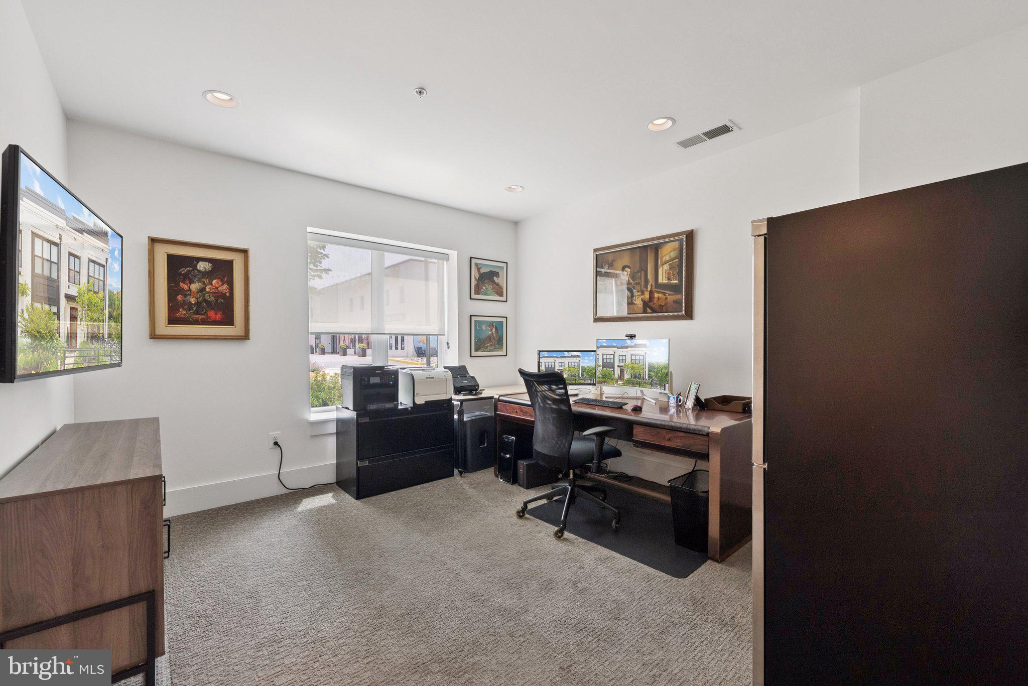 CABIN JOHN VILLAGE - Residential