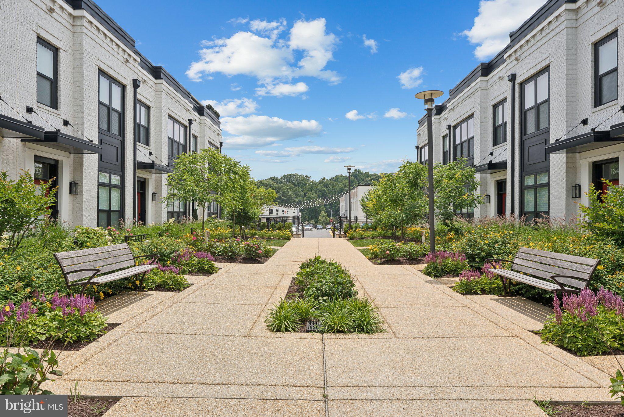 CABIN JOHN VILLAGE - Residential