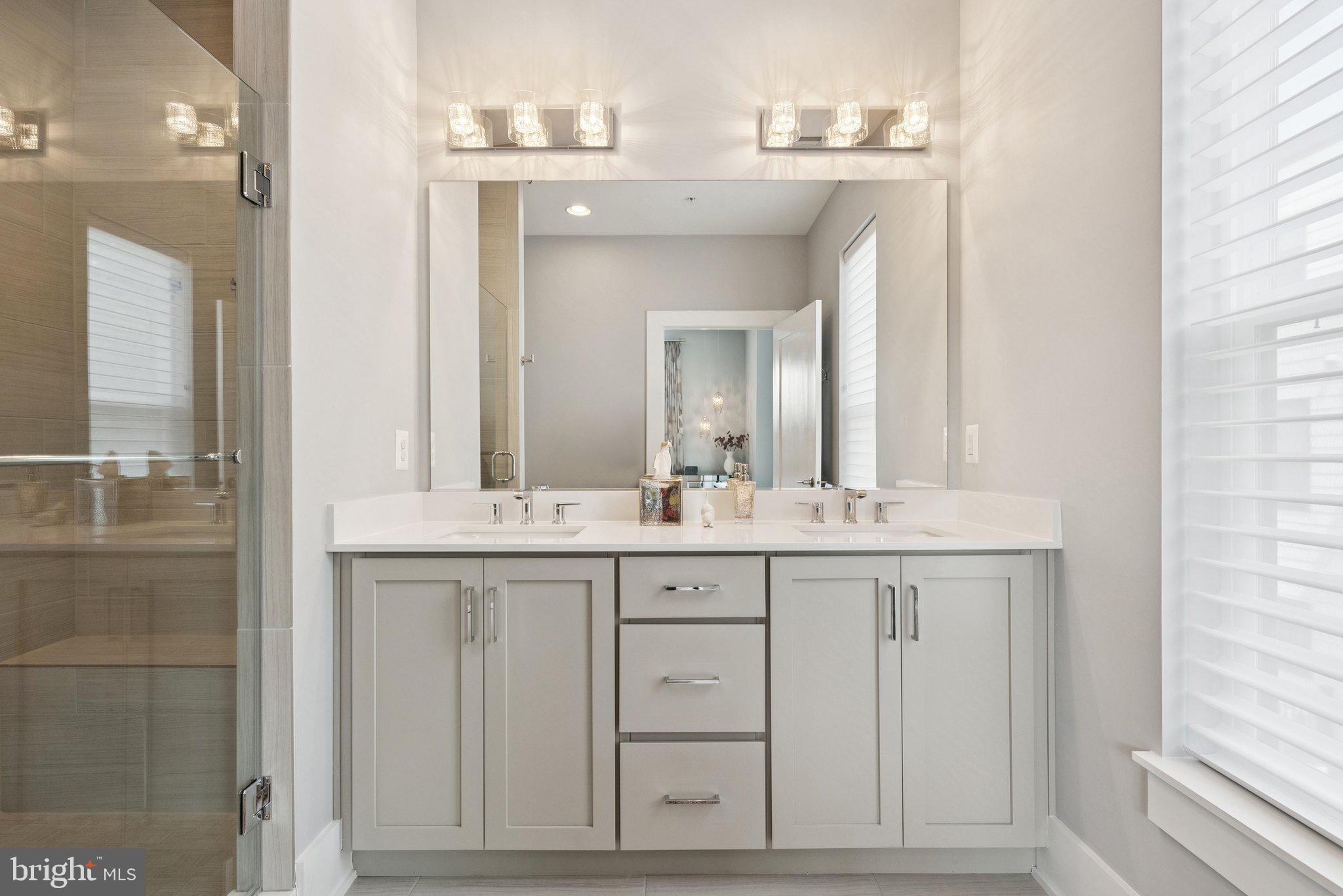 CABIN JOHN VILLAGE - Residential