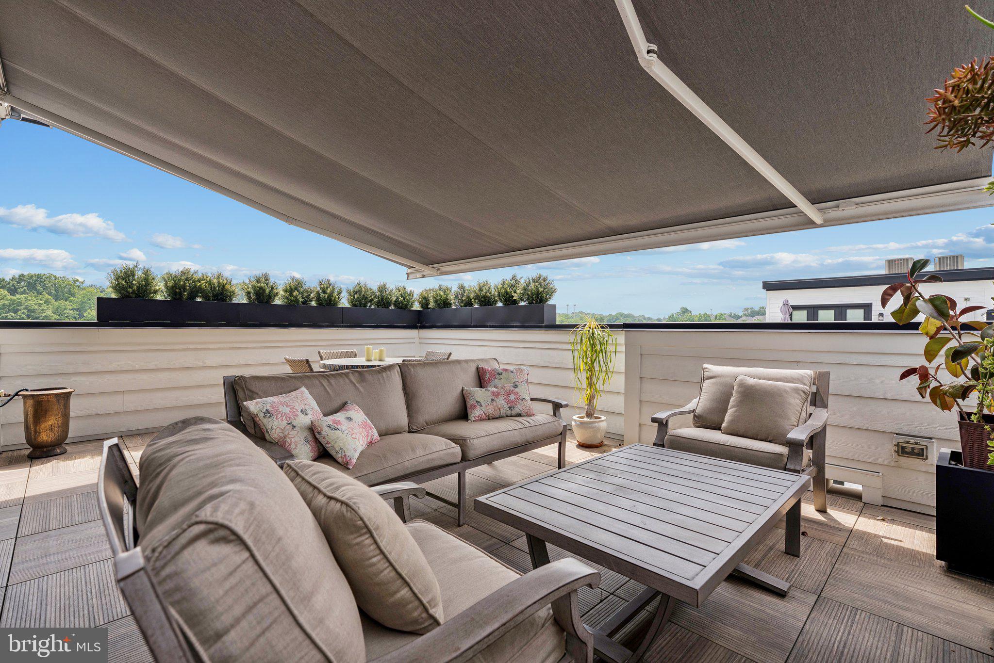 CABIN JOHN VILLAGE - Residential