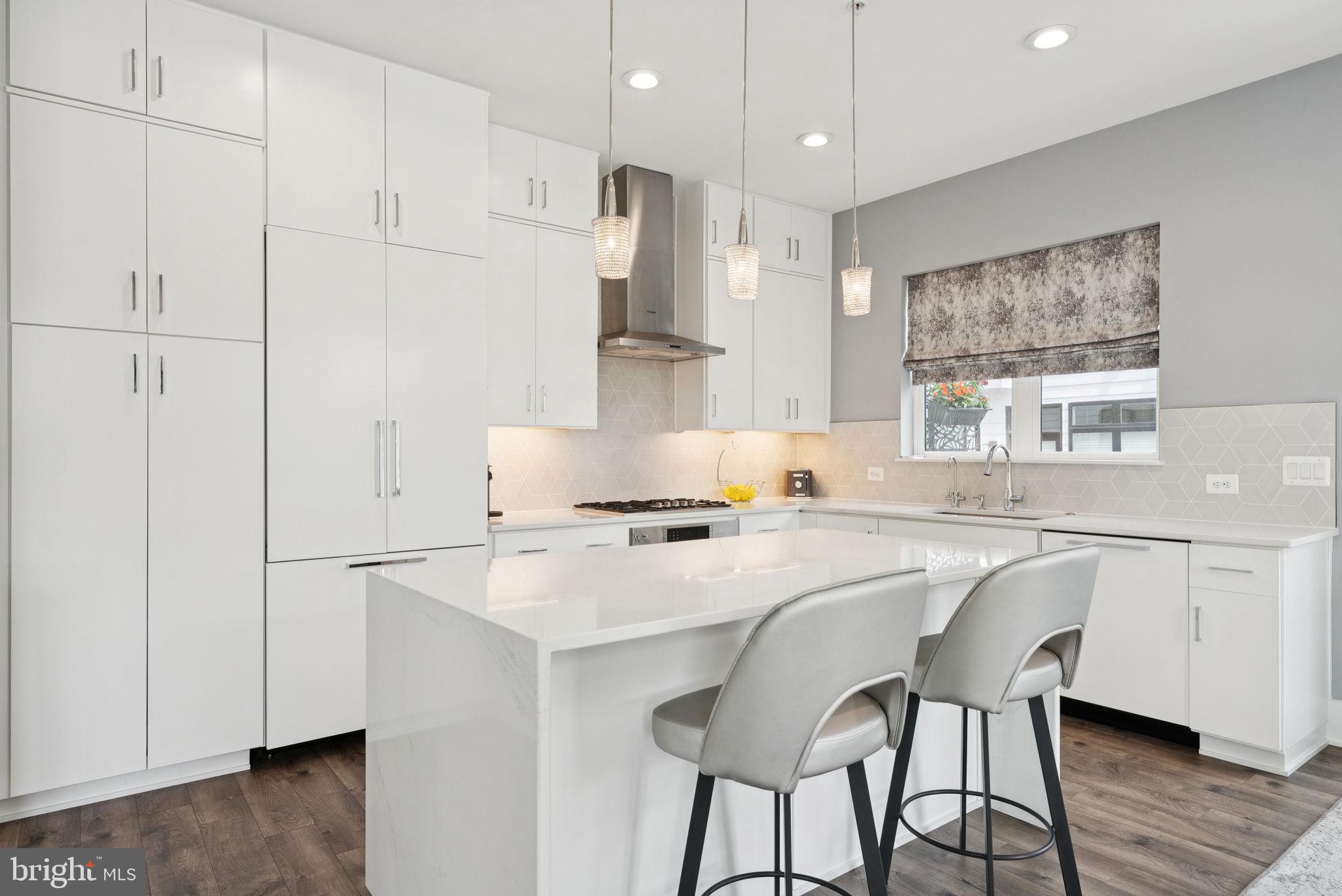 CABIN JOHN VILLAGE - Residential