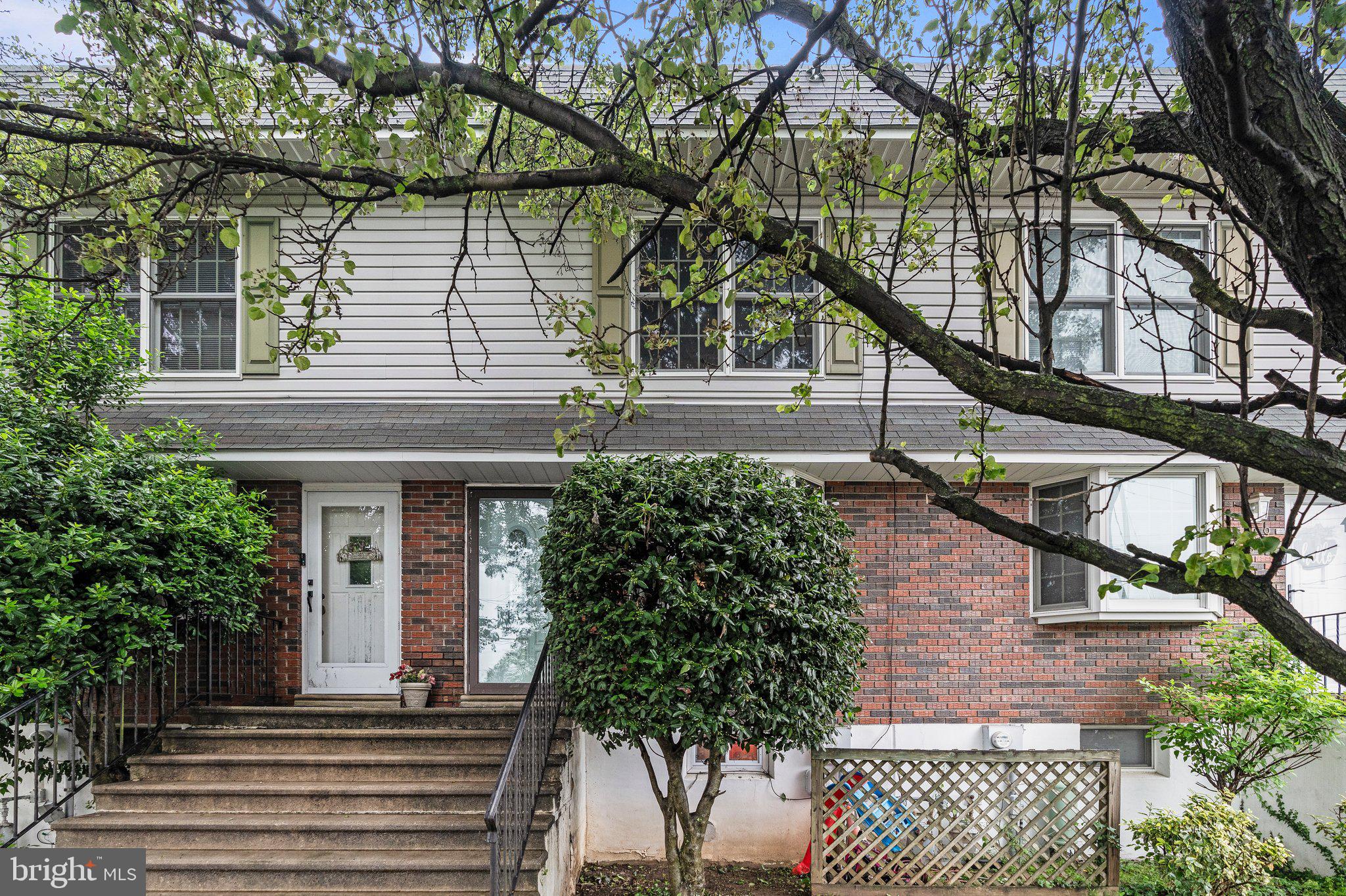 Great opportunity in Clifton Heights Boro! 377 E Madison Ave is a real find—built in 1997, it’s got all the space you'd need with 3 bedrooms and 3 bathrooms.
Walk right into an open-concept living area on the first floor that's perfect for chilling or hosting your next get-together. The living room, dining area, and kitchen are all connected, so you can effortlessly chat with guests while whipping up your favorite dish. And when the weather's nice, slide open those glass doors and kick back on the roomy deck—ideal for BBQs or just soaking up some sun.
Upstairs, you'll find two comfy bedrooms and an updated hall bath. The primary bedroom is your own personal hideaway, complete with a fully updated ensuite bathroom.
The finished basement is a real bonus, equipped with a full bath—it’s the perfect spot for entertaining or giving guests their own space. Plus, you’ll have easy access to the garage and laundry area.
This is an estate sale, and the property is being sold as-is, so it’s a great opportunity to make it your own. Don’t let this one slip by!