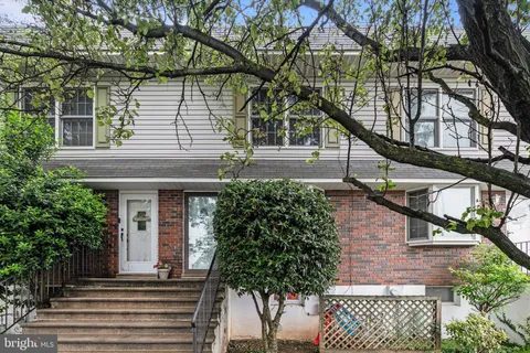 377 E Madison Avenue, Clifton Heights, PA 19018 - MLS#: PADE2088858
