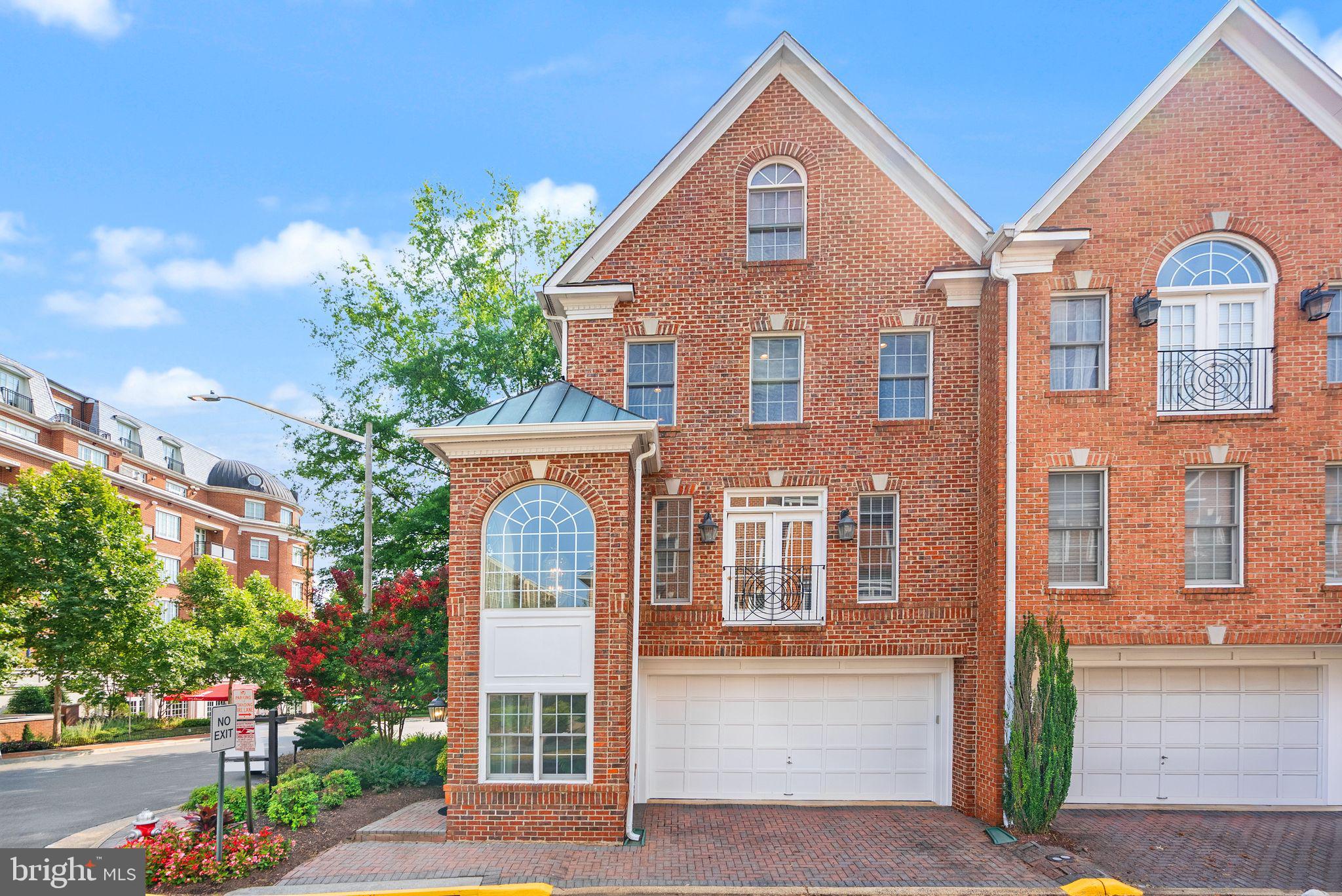 1334 LESSARD LANE