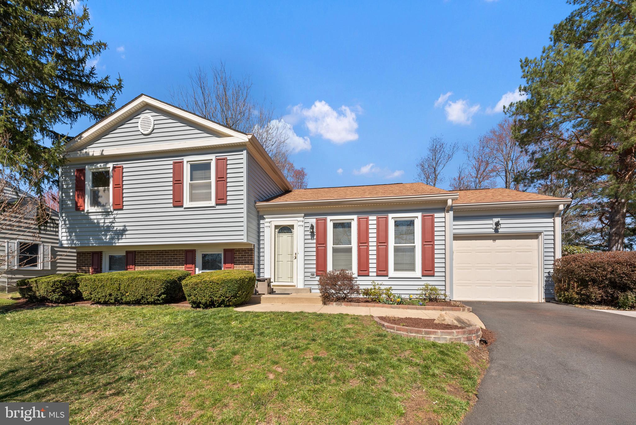 HUNTERS CREEK - Residential